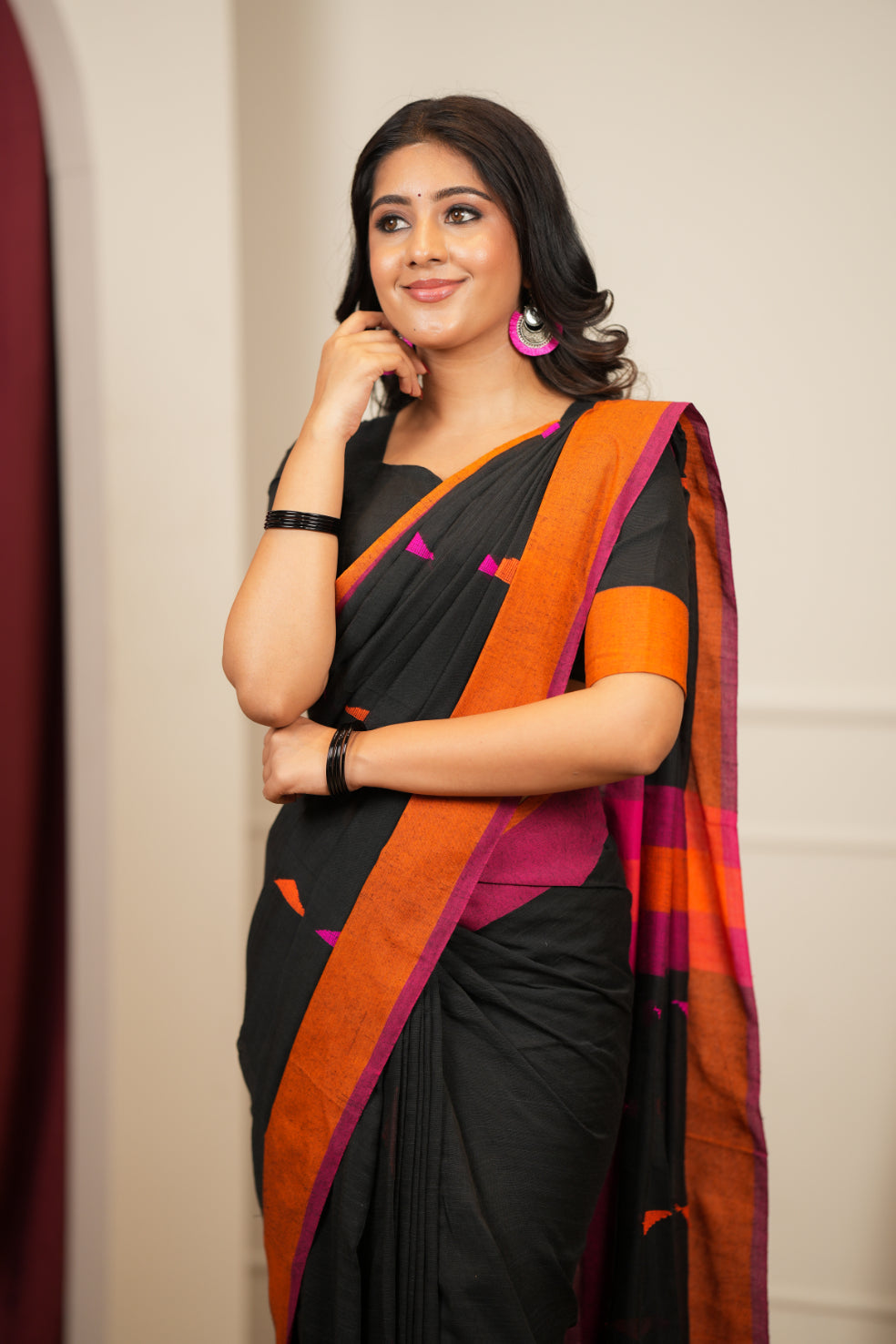 Artisan Glow – Black Pink Handloom Saree
