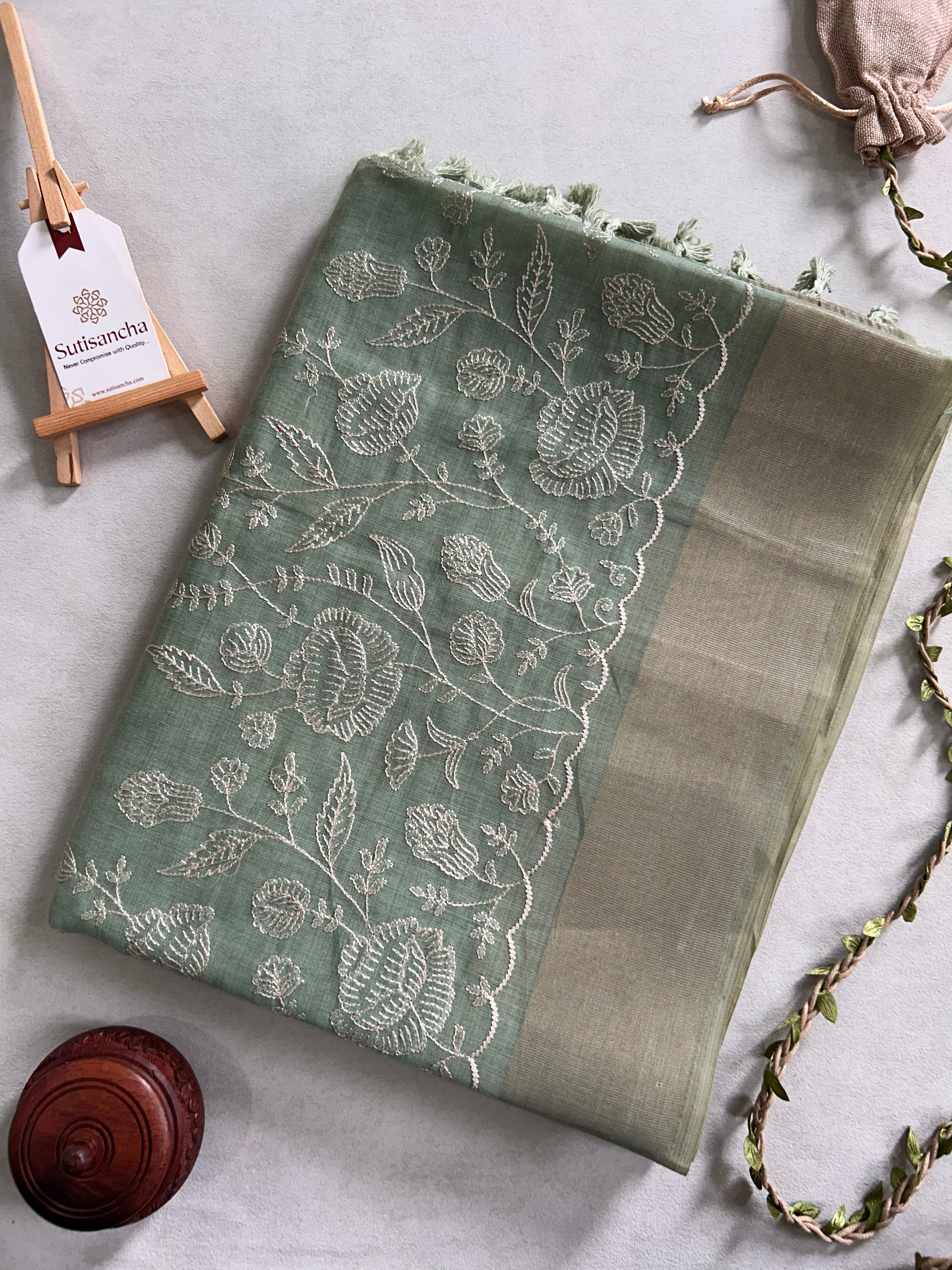 Aaranya Floral Thread Work Cotton Saree
