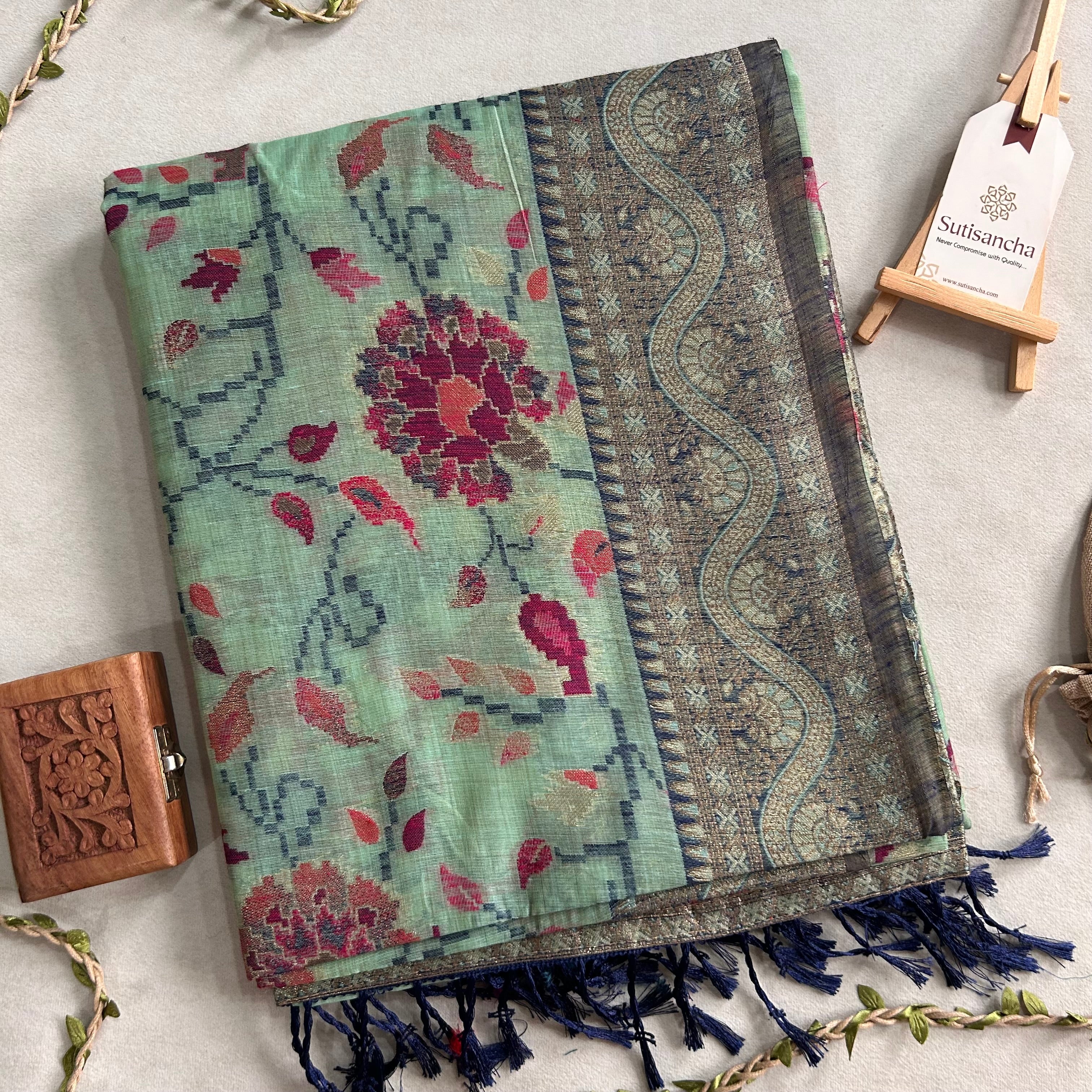 Mayra Heritage Cotton Saree Ornamental Floral Weave