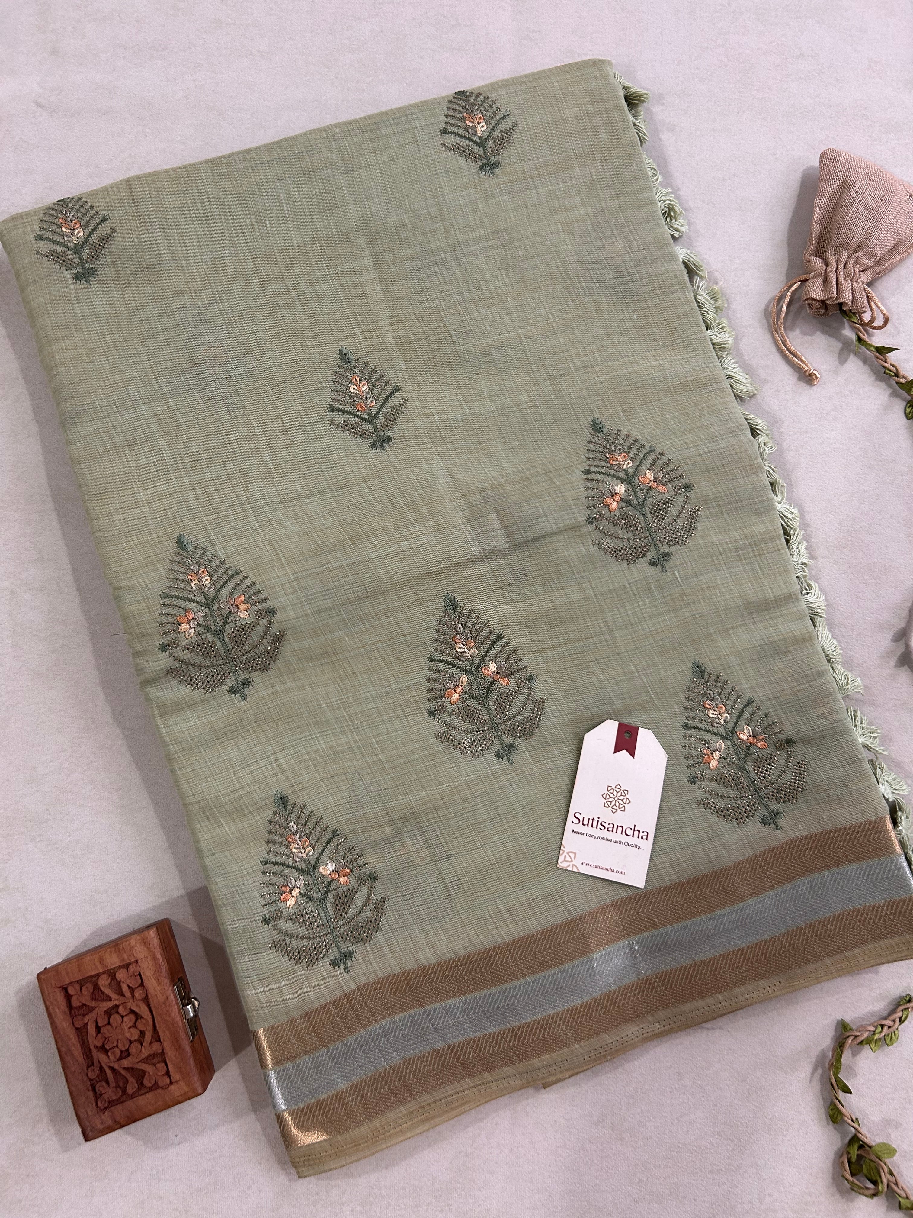 Aarohi Heritage Cotton Saree Botanical Floral Design