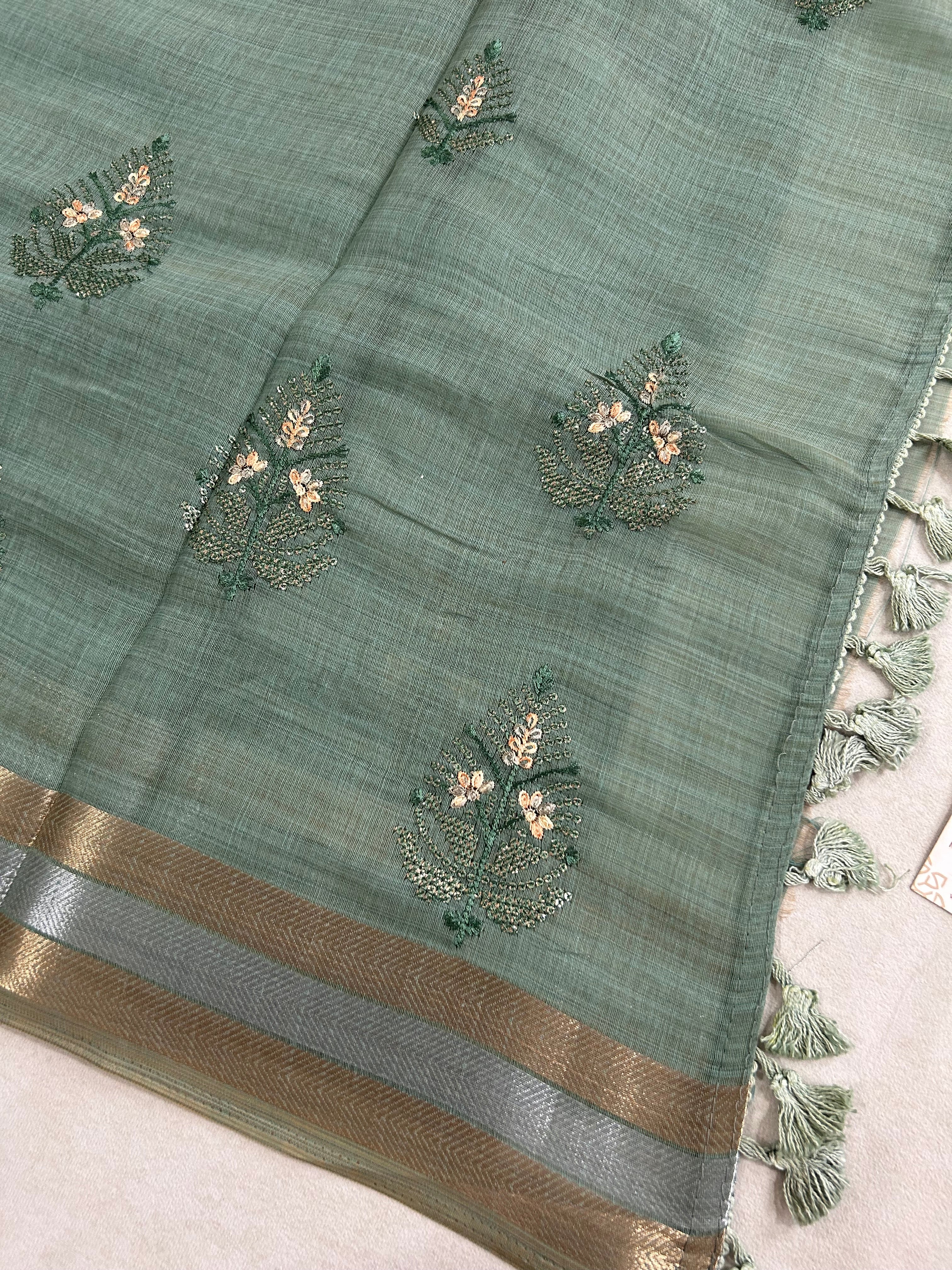 Aarohi Heritage Cotton Saree Botanical Floral Design