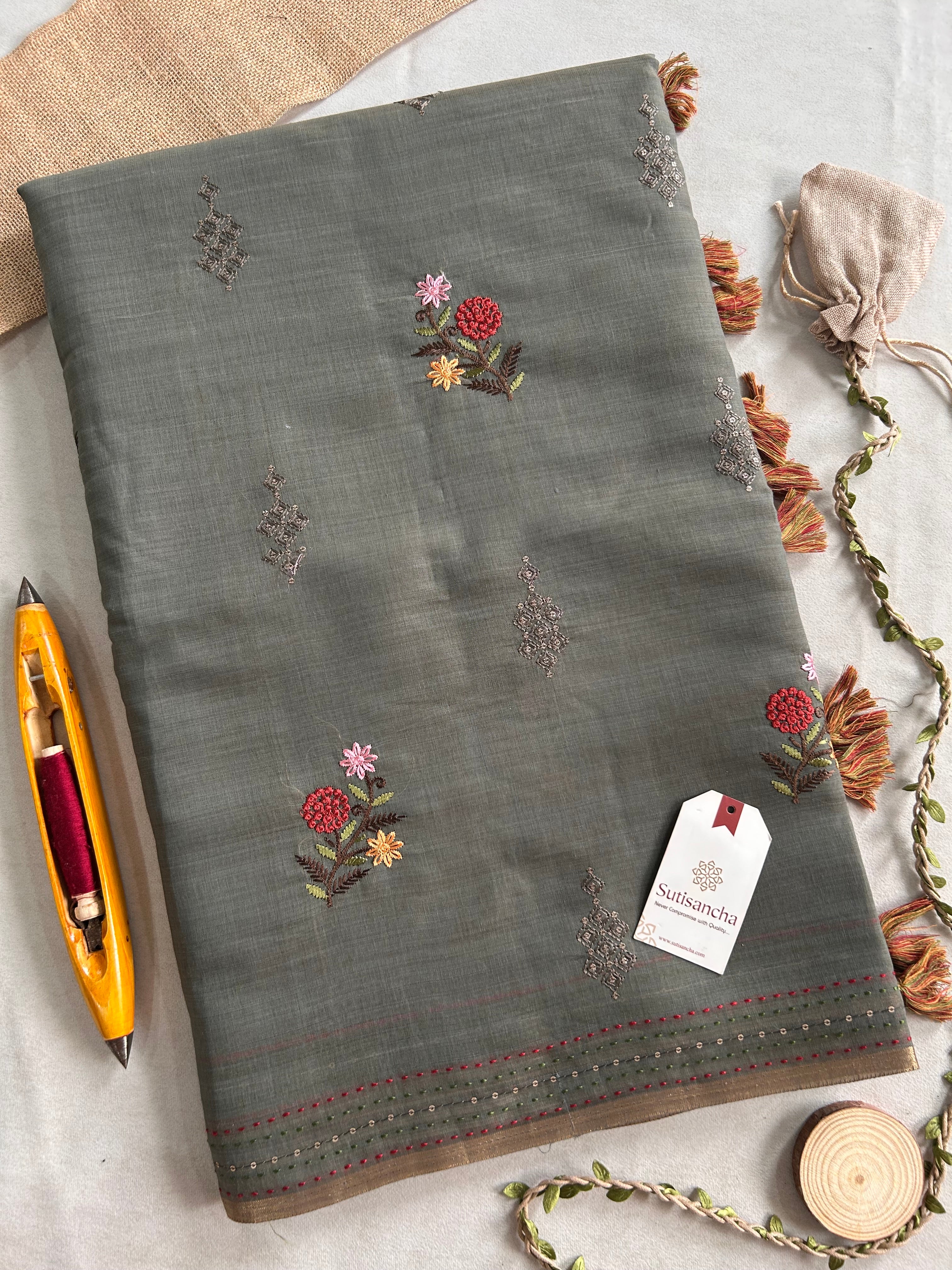 Rivaa Heritage Cotton Saree Floral Kantha Pallu Design