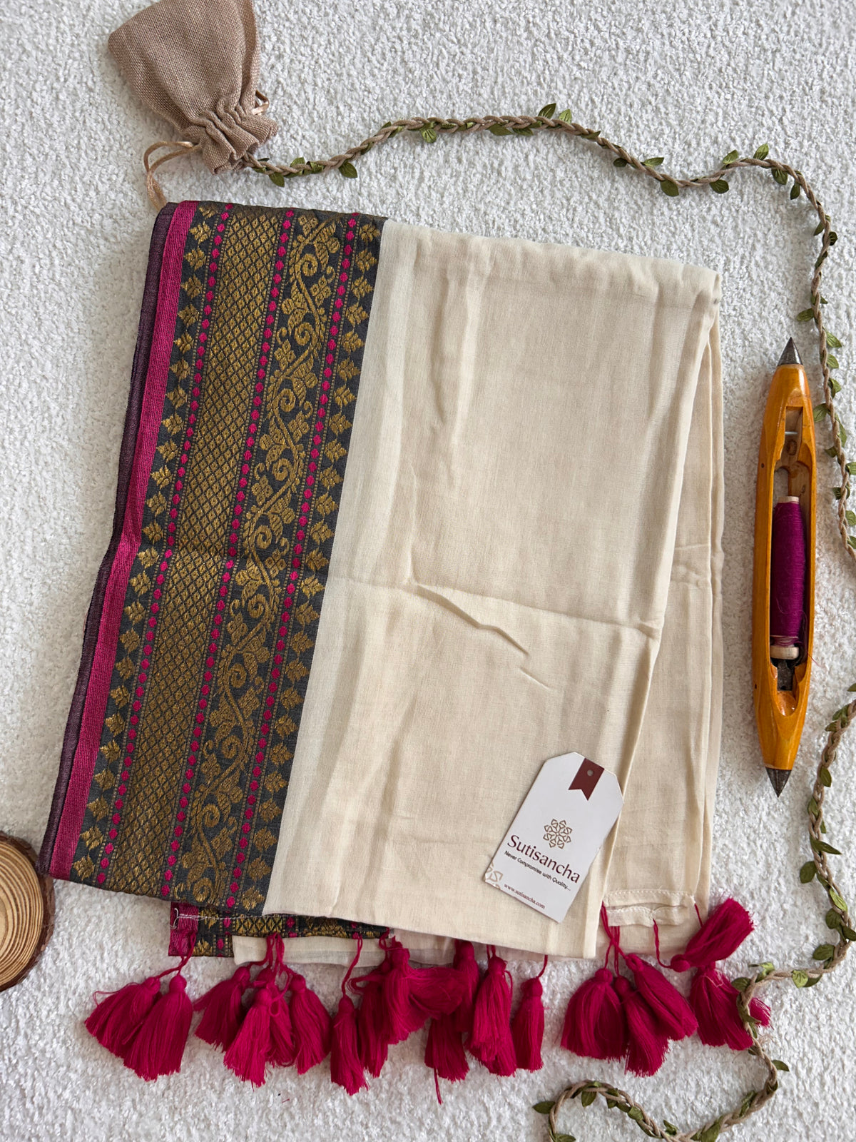 Mulaya Mul Cotton Saree – Heritage Woven Border Classic Drape