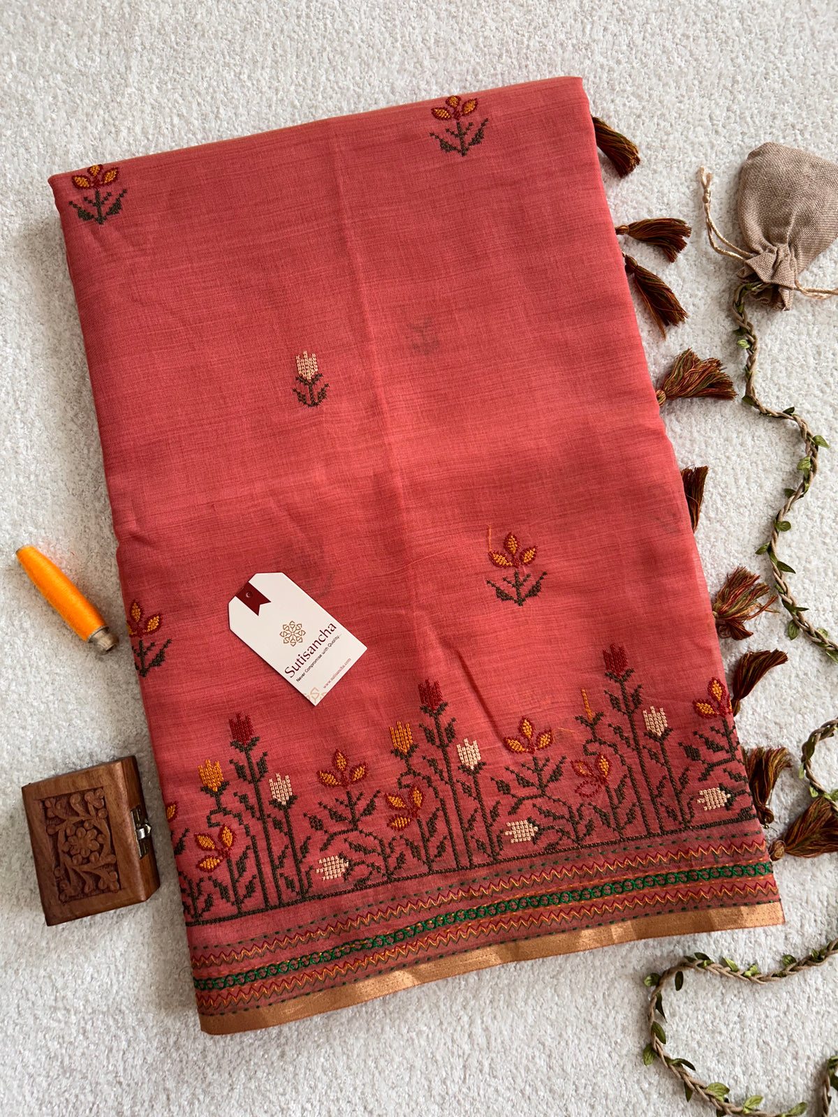Madhavi Floral Garden Border Classic Cotton Saree