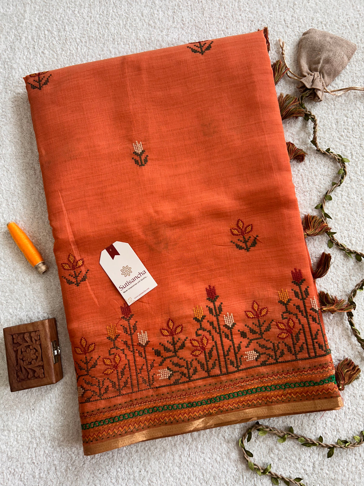 Madhavi Floral Garden Border Classic Cotton Saree