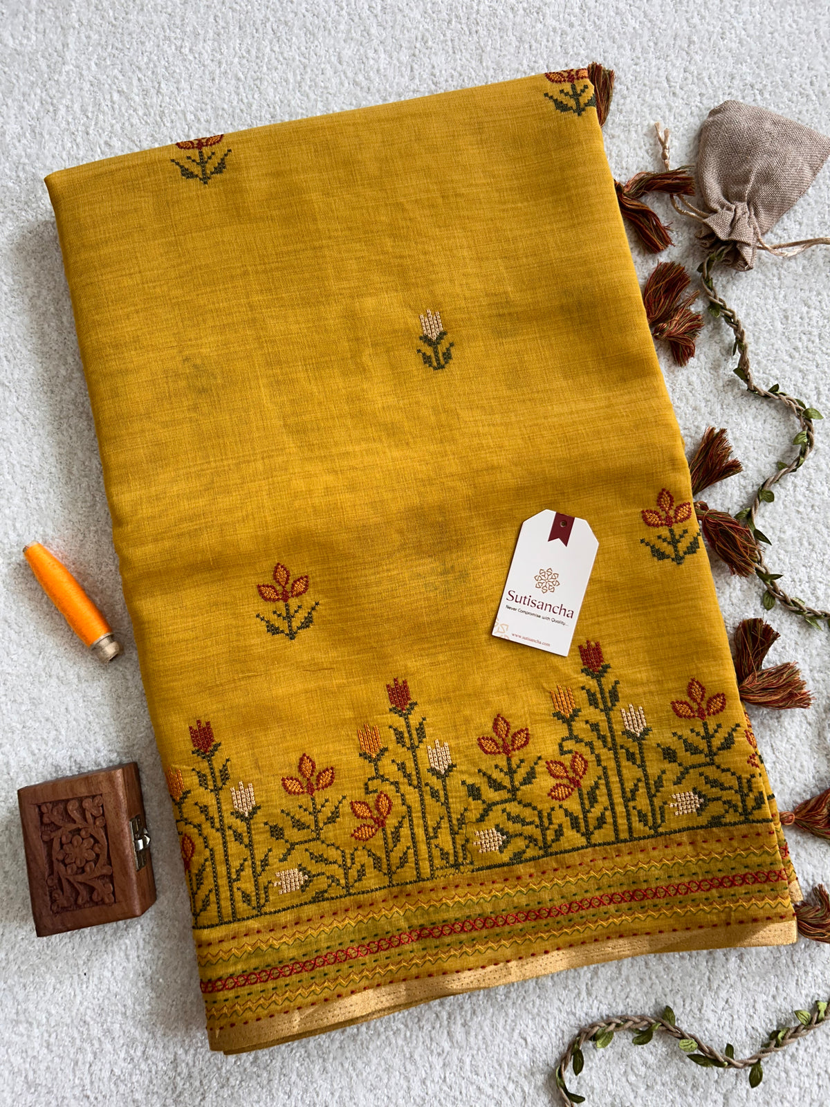 Madhavi Floral Garden Border Classic Cotton Saree