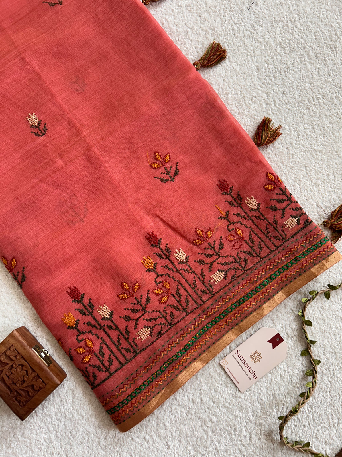 Madhavi Floral Garden Border Classic Cotton Saree
