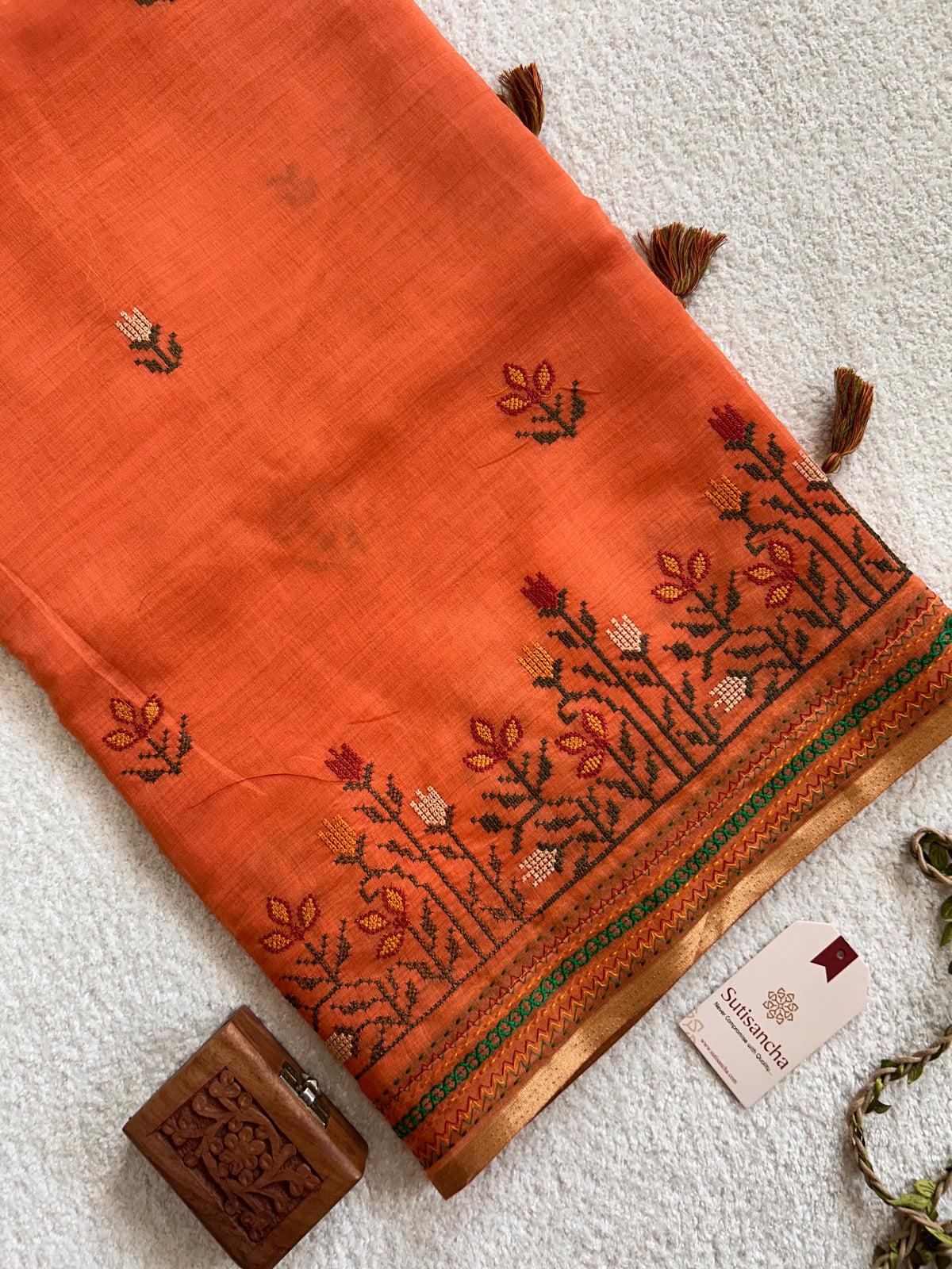 Madhavi Floral Garden Border Classic Cotton Saree