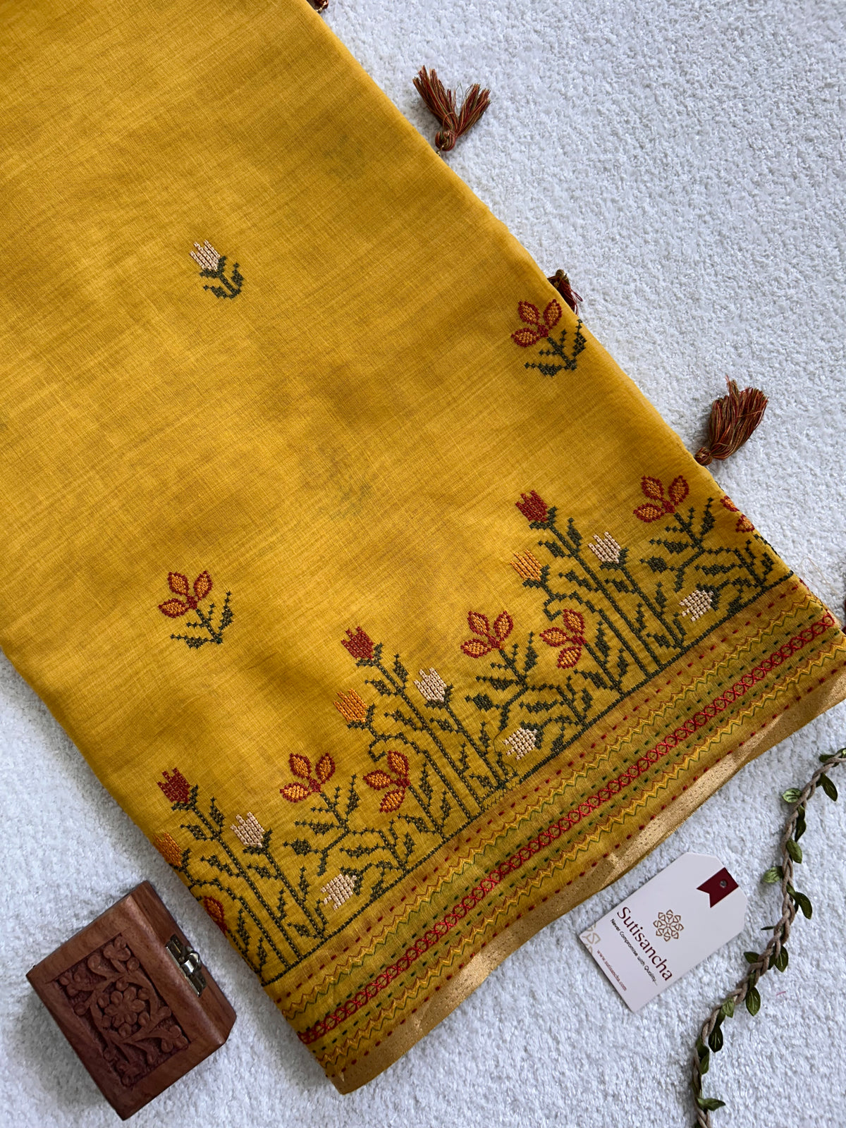 Madhavi Floral Garden Border Classic Cotton Saree