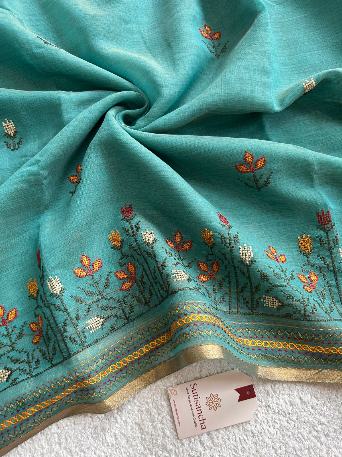 Madhavi Floral Garden Border Classic Cotton Saree