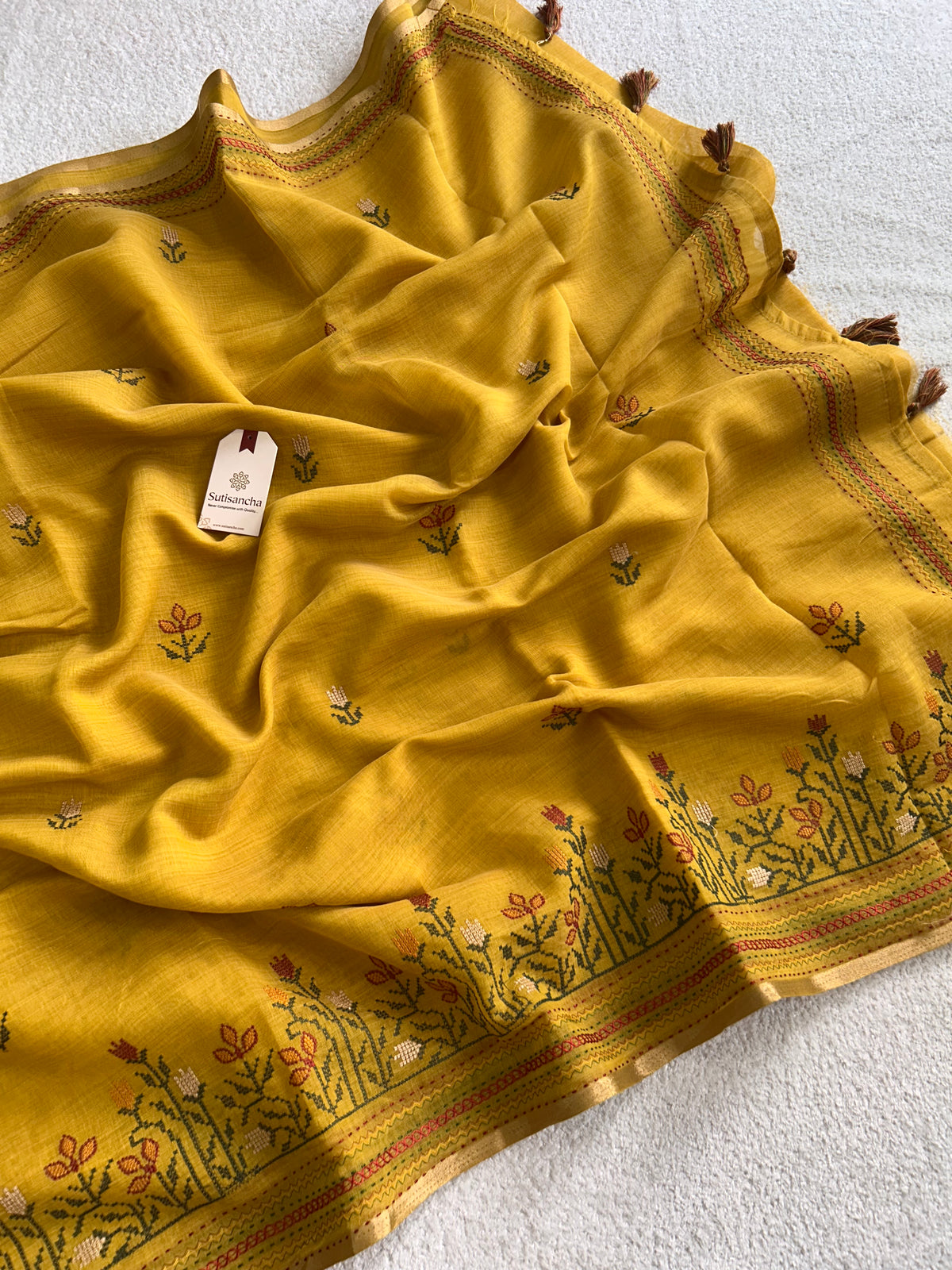 Madhavi Floral Garden Border Classic Cotton Saree