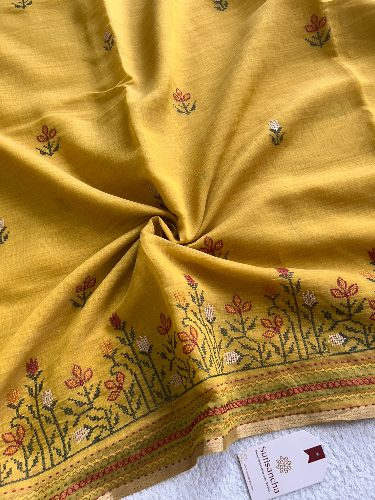 Madhavi Floral Garden Border Classic Cotton Saree