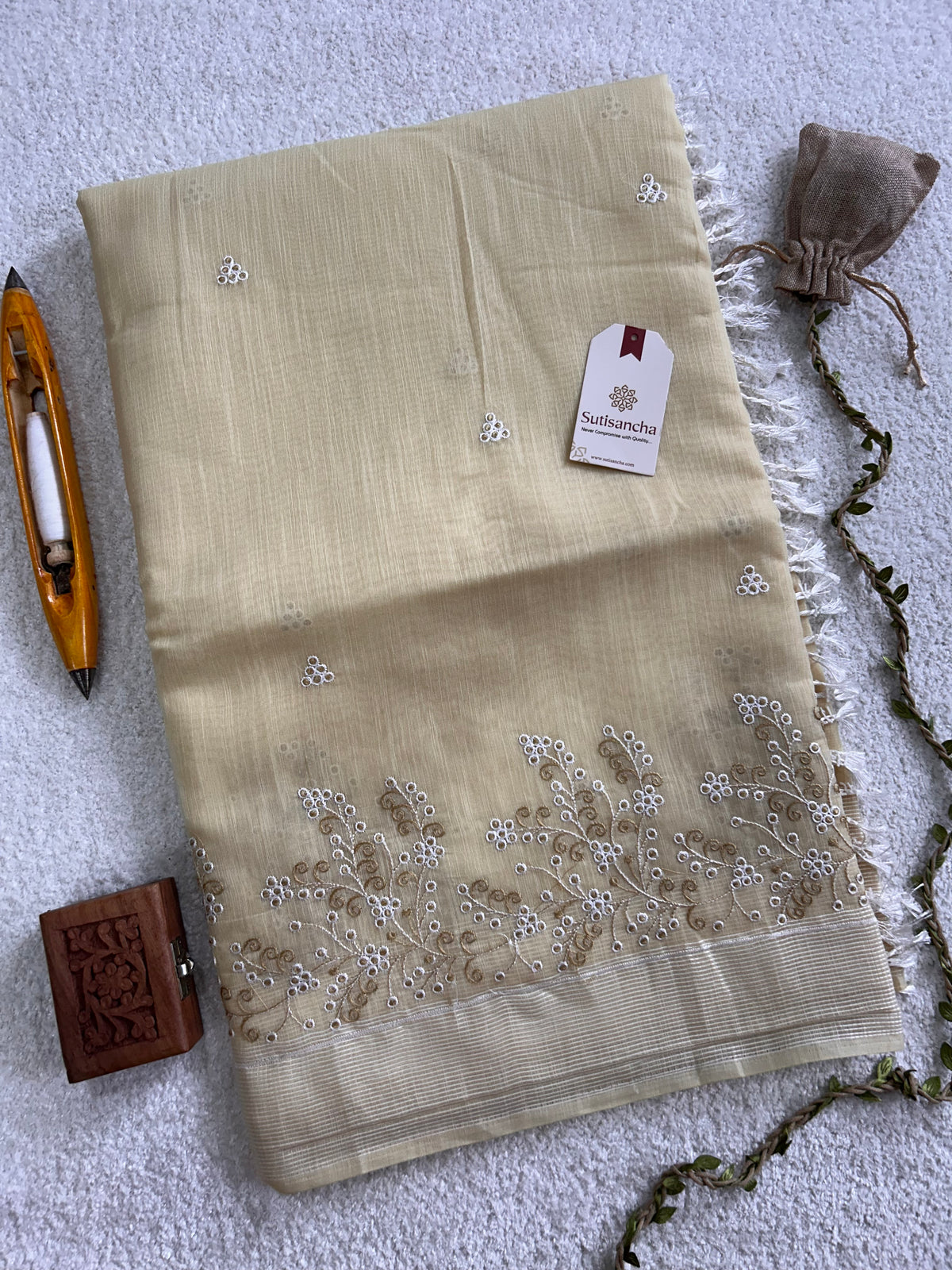 Nivara Botanical Vine Border Floral Detail Cotton Saree