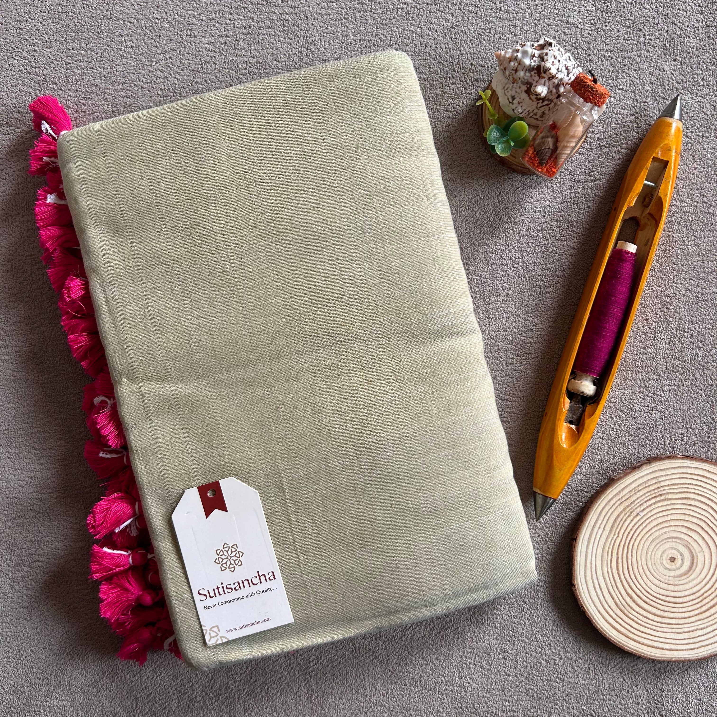 Weaving Tradition: The Art of Handloom Sarees