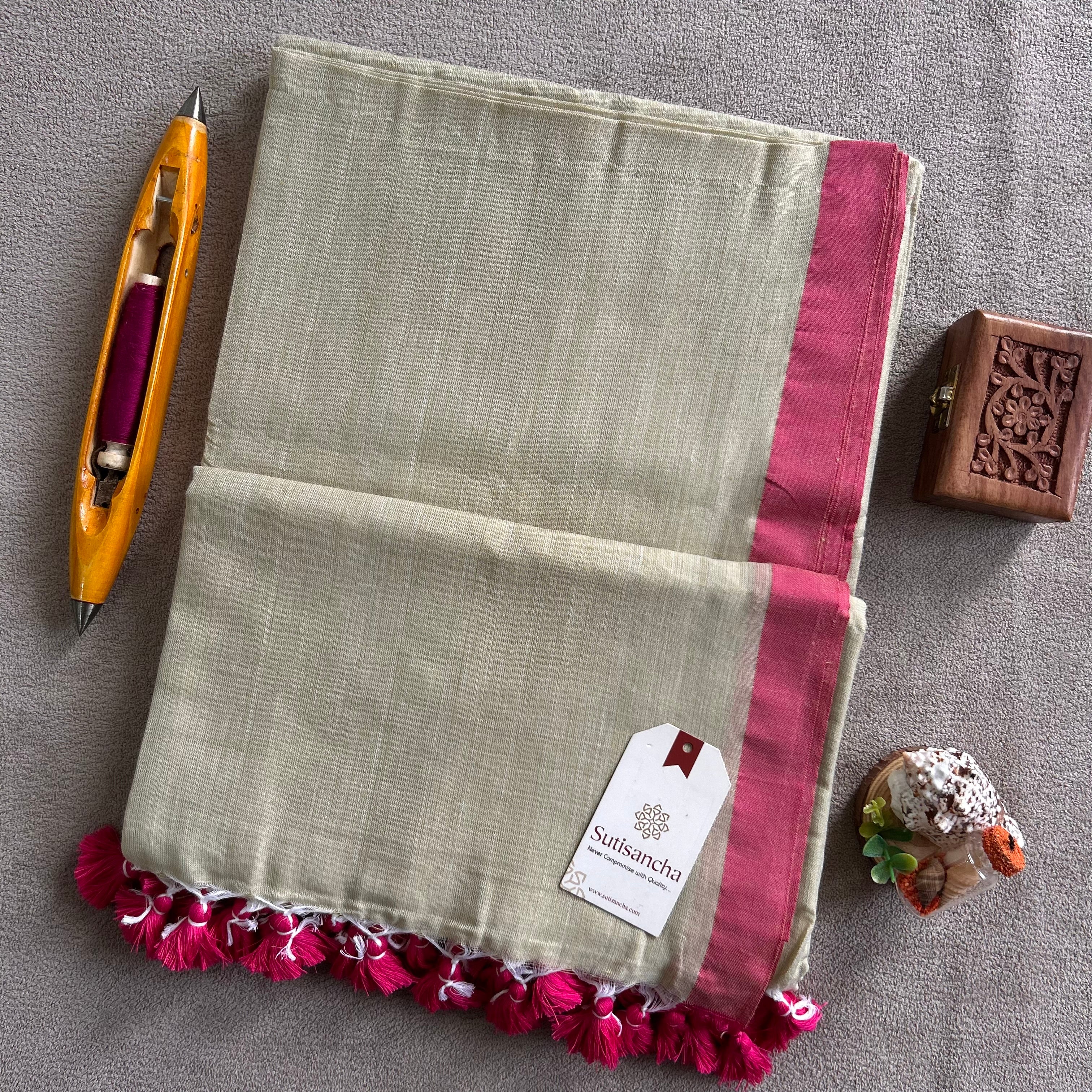 Weaving Tradition: The Art of Handloom Sarees