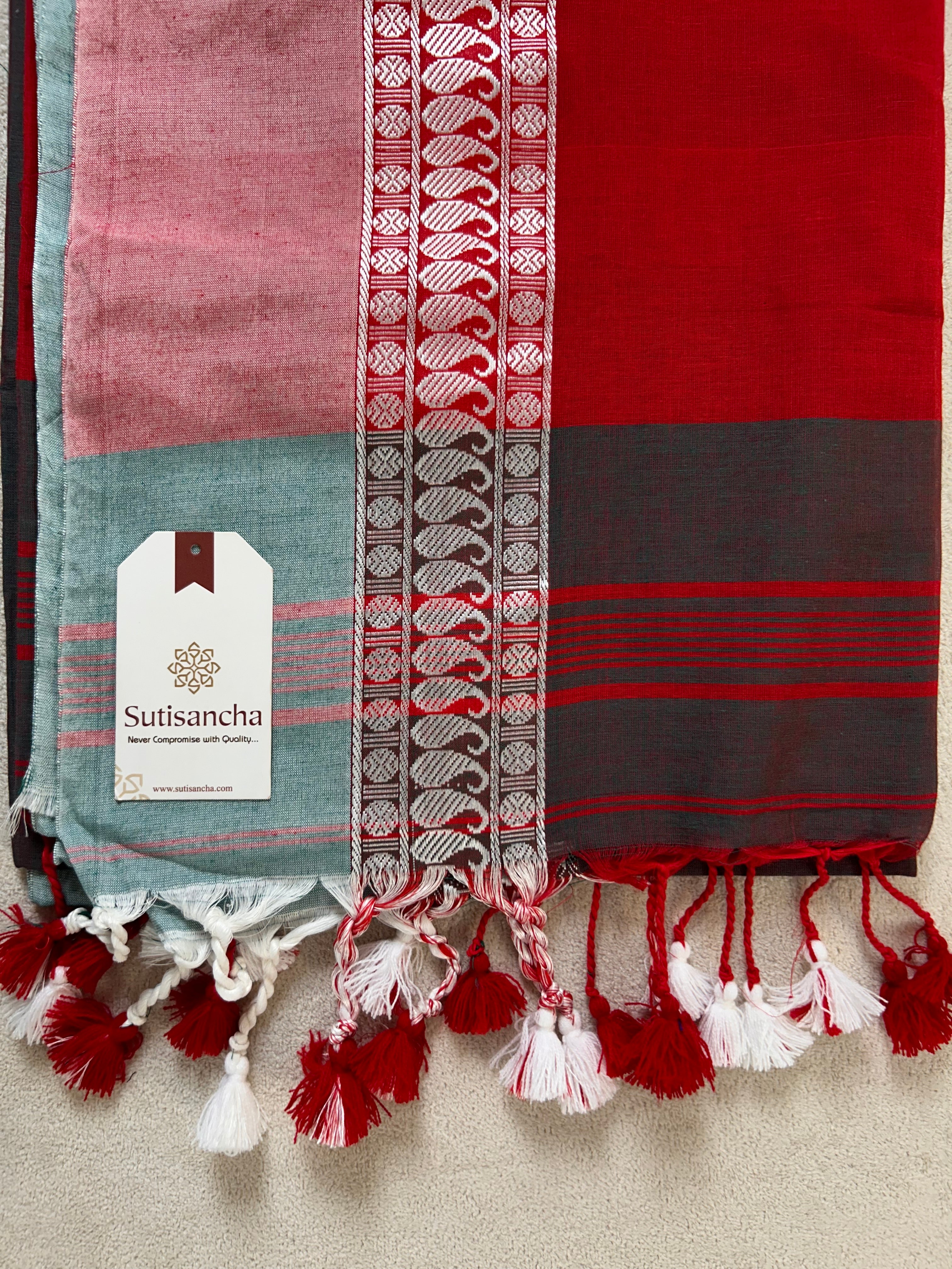 Loomed to Perfection: Handwoven Cotton Saree