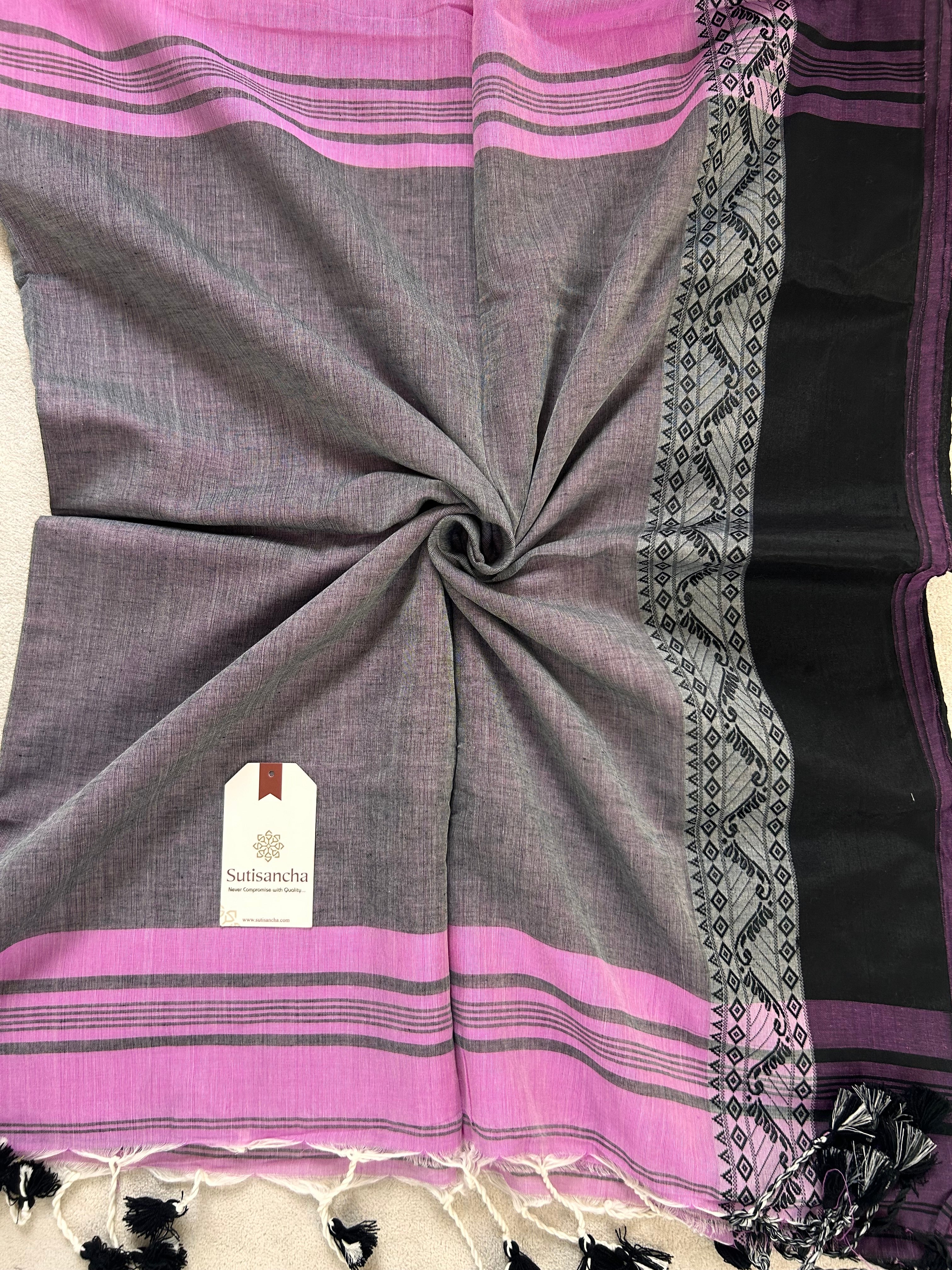 Loomed to Perfection: Handwoven Cotton Saree