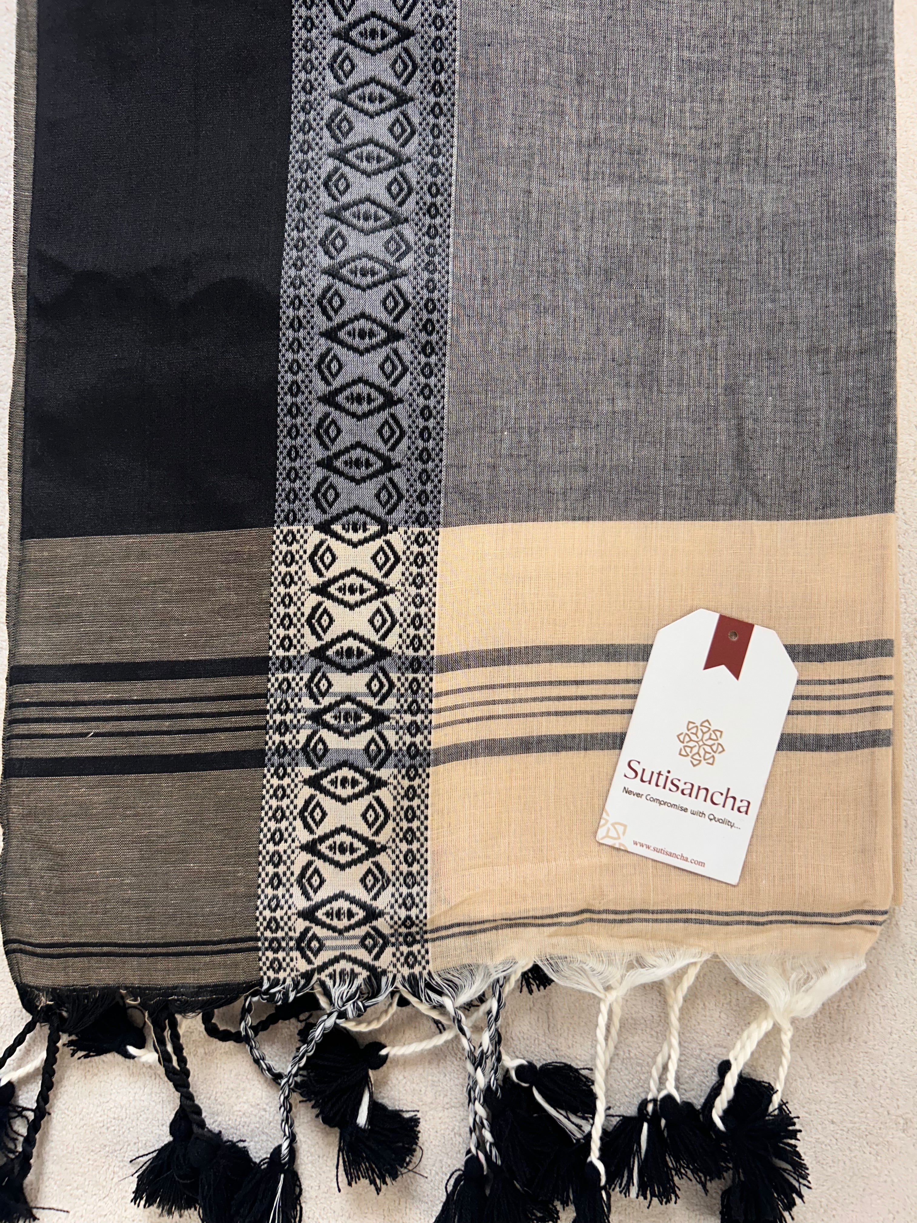 Loomed to Perfection: Handwoven Cotton Saree