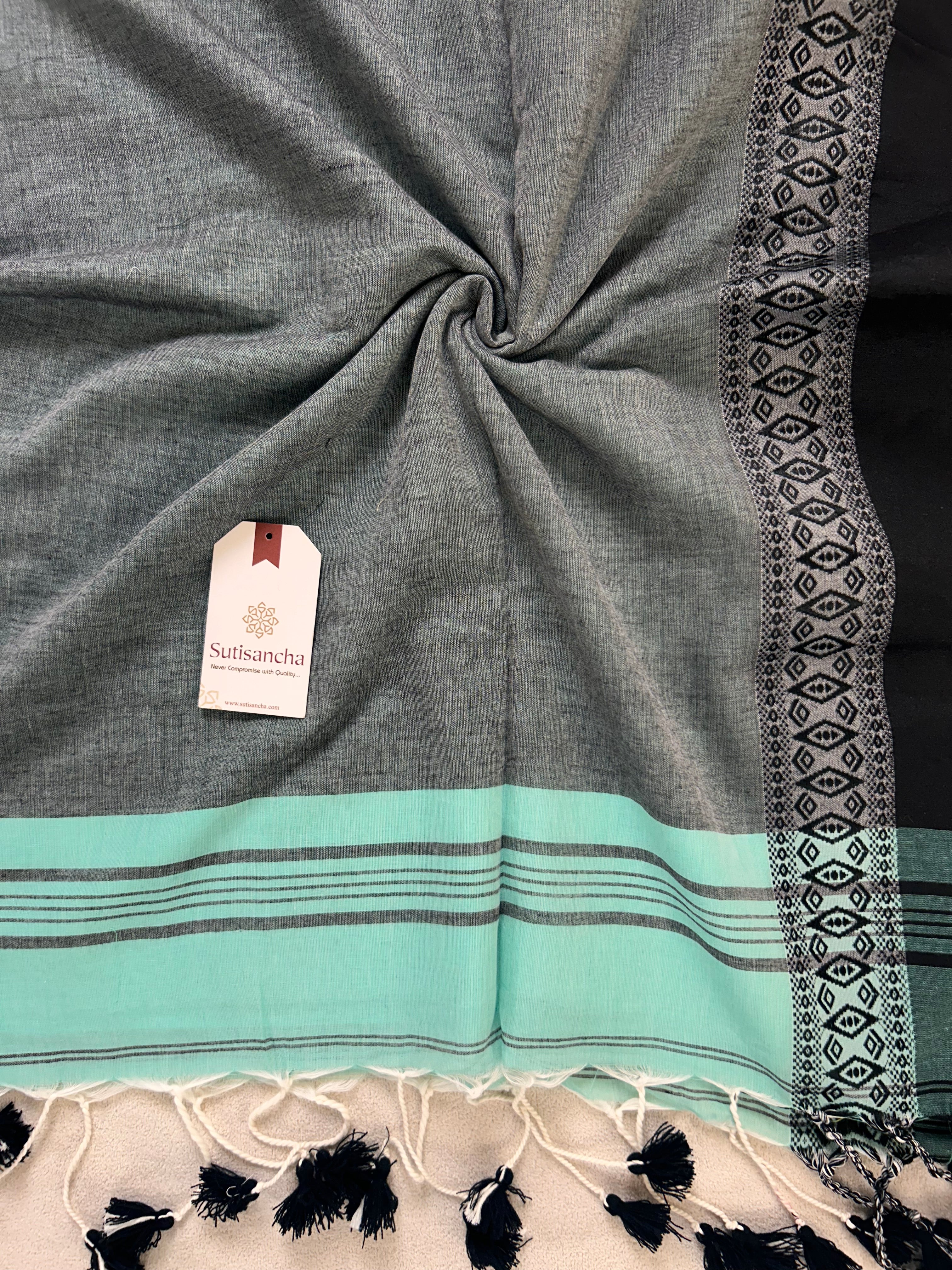 Loomed to Perfection: Handwoven Cotton Saree