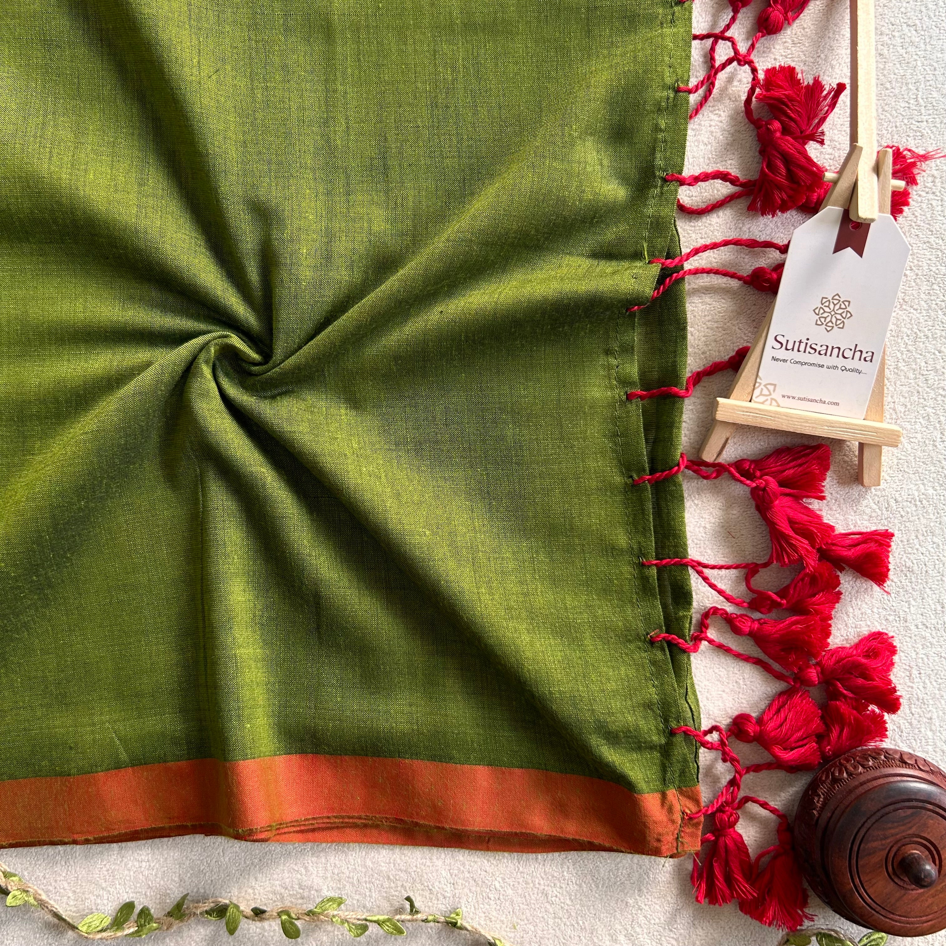 Sutisancha Mehndi & Red Border Handloom Saree