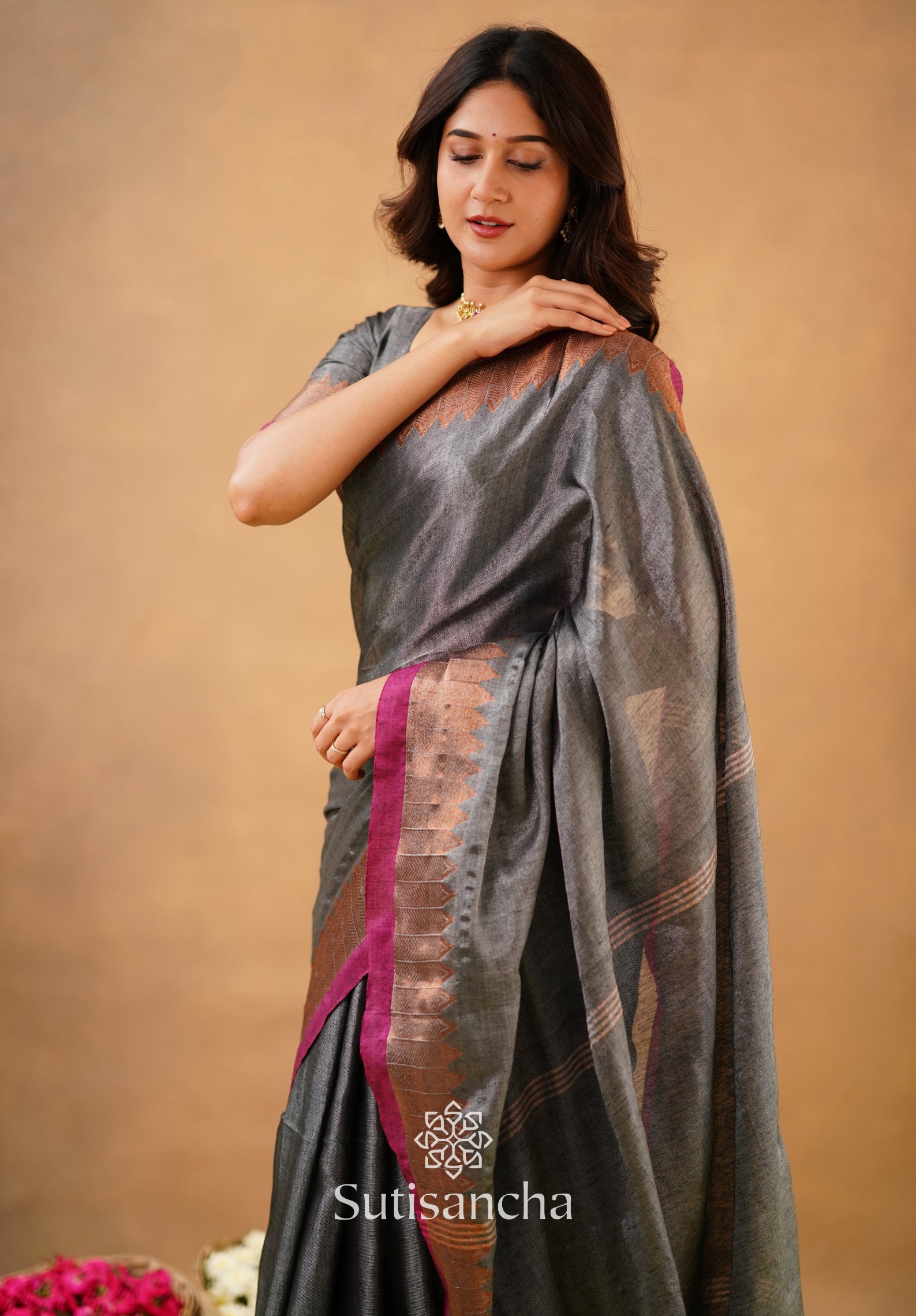 Sutisancha Grey Handloom Cotton Designer Tissue Saree