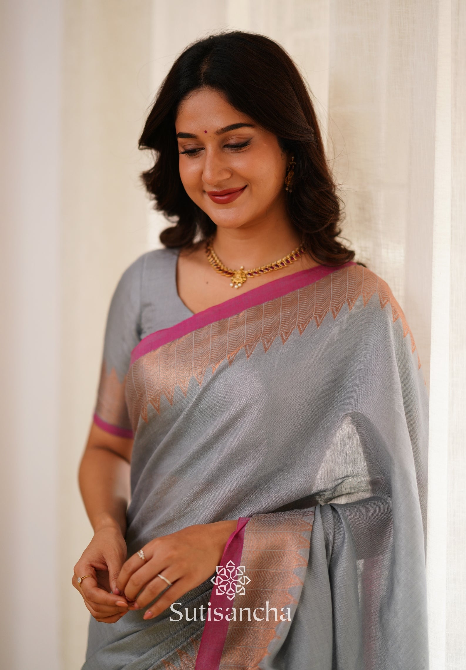 Sutisancha Metal Gray Handloom Cotton Designer Tissue Saree