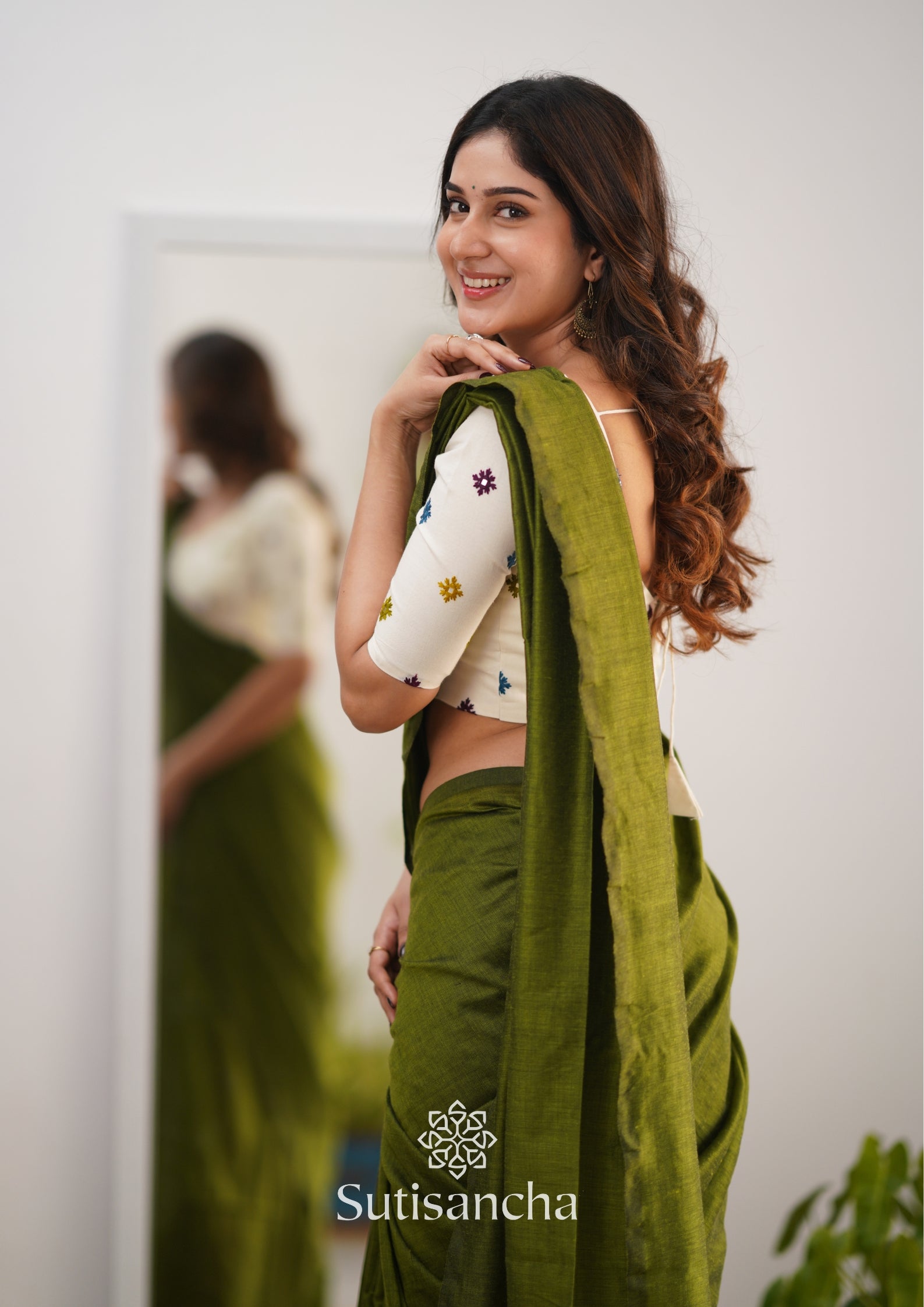 Sutisancha Mehndi Handloom Cotton Saree With Blouse