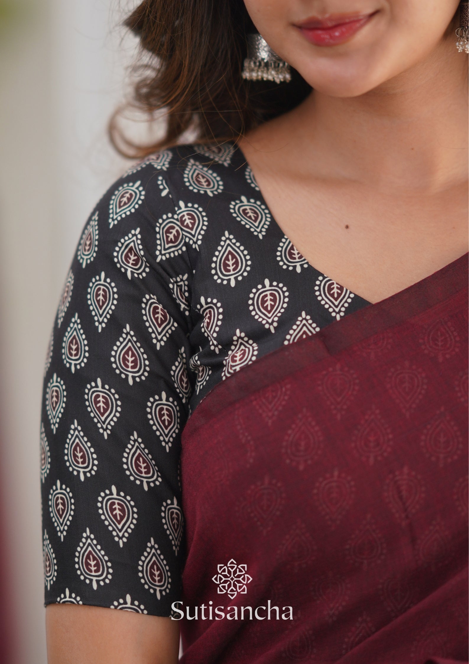Sutisancha Maroon Handloom Cotton Saree With Designer Blouse