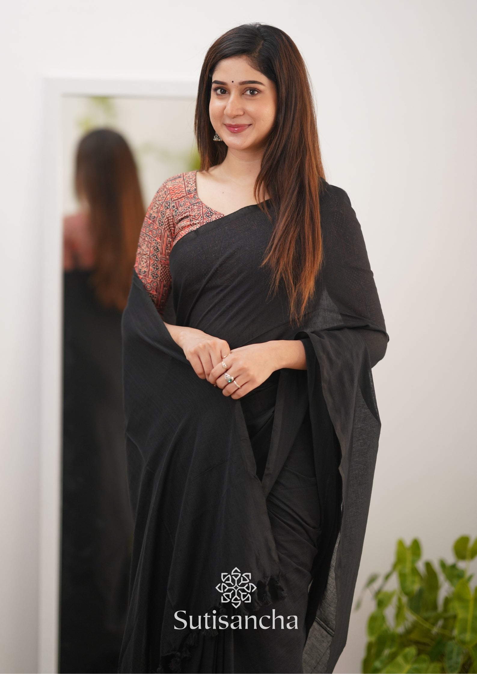 Sutisancha Black Handloom Cotton Saree With Designer Blouse