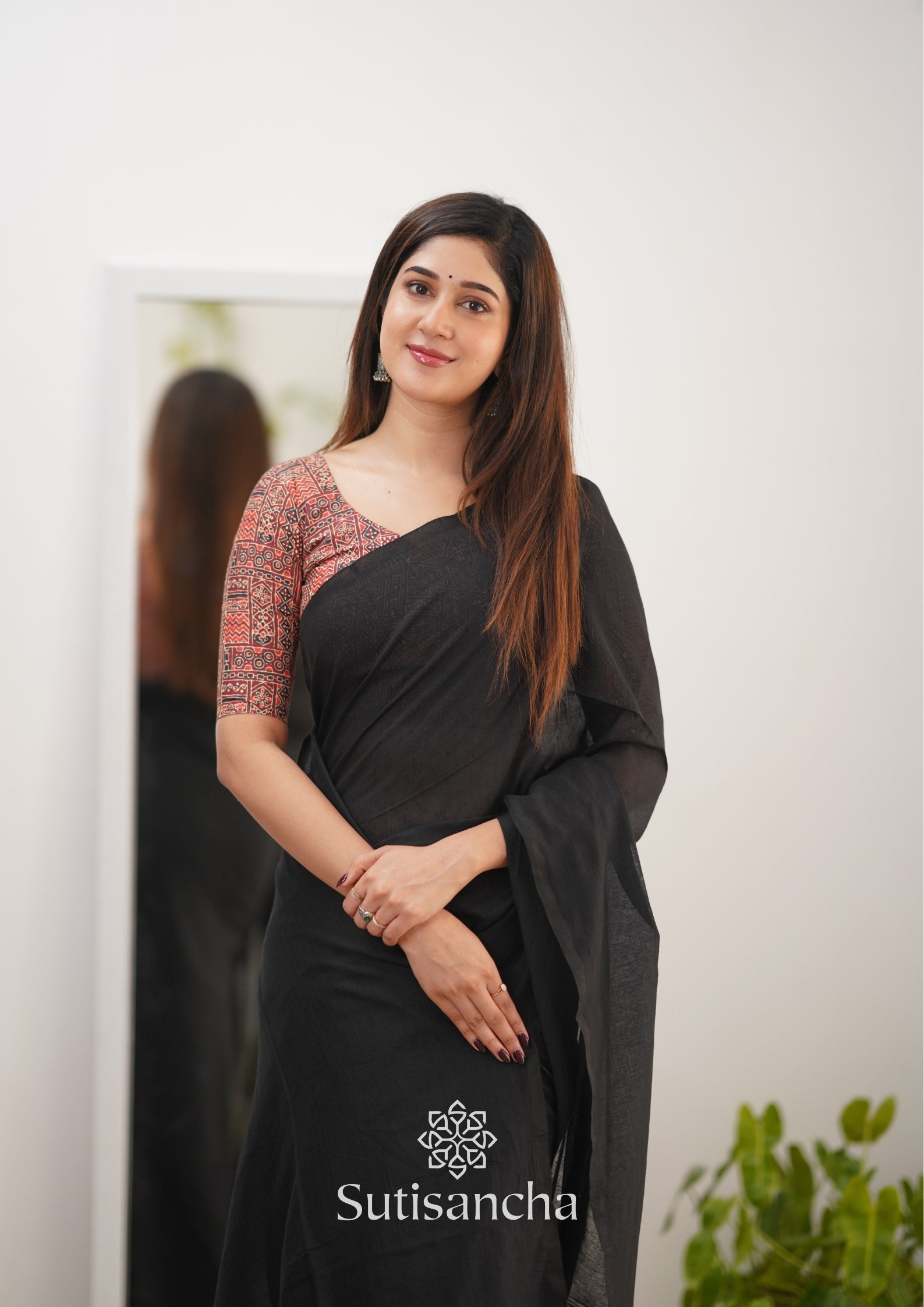 Sutisancha Black Handloom Cotton Saree With Designer Blouse