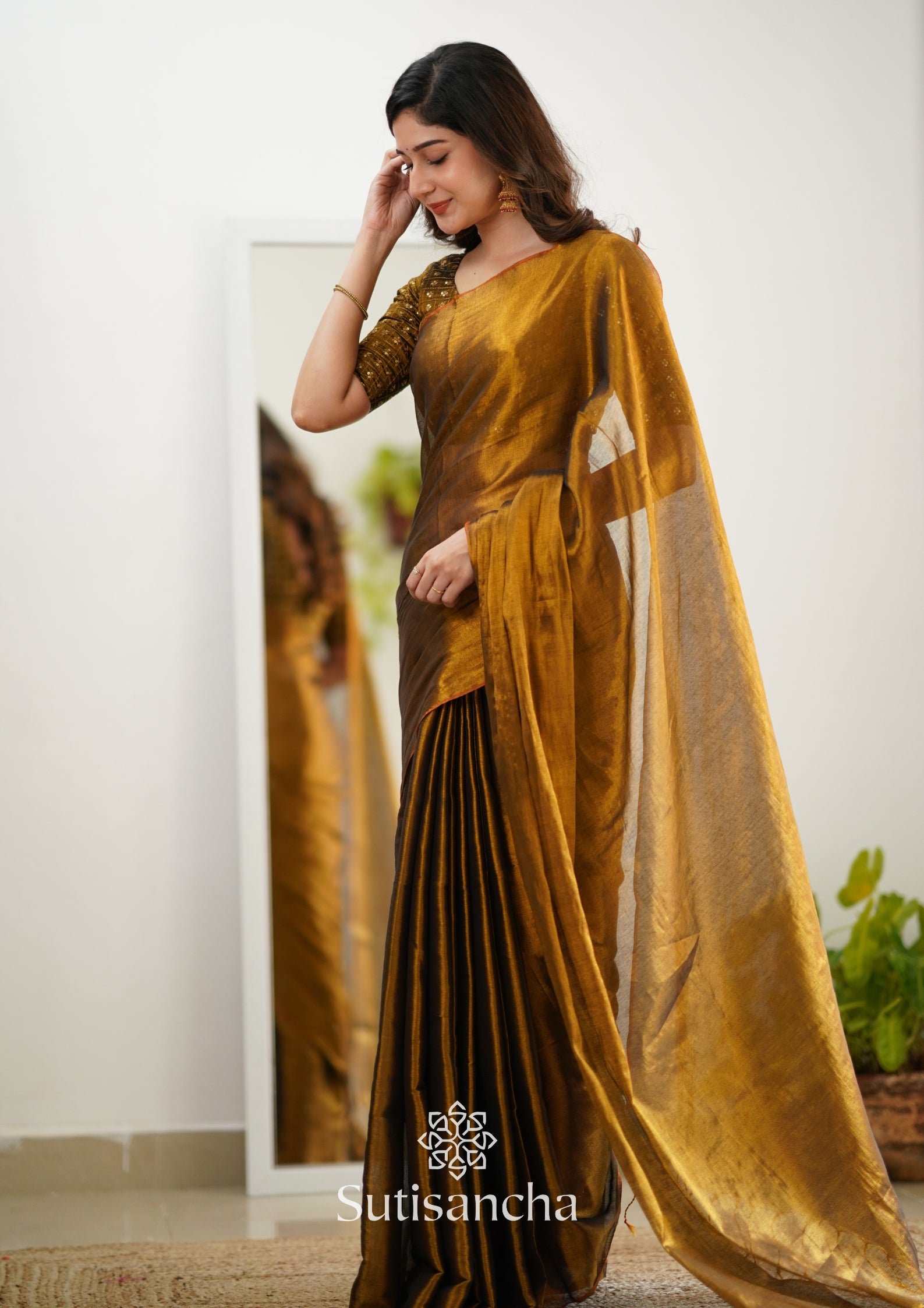 Sutisancha Metallic Gold Handloom Tissue Saree With Designer Blouse