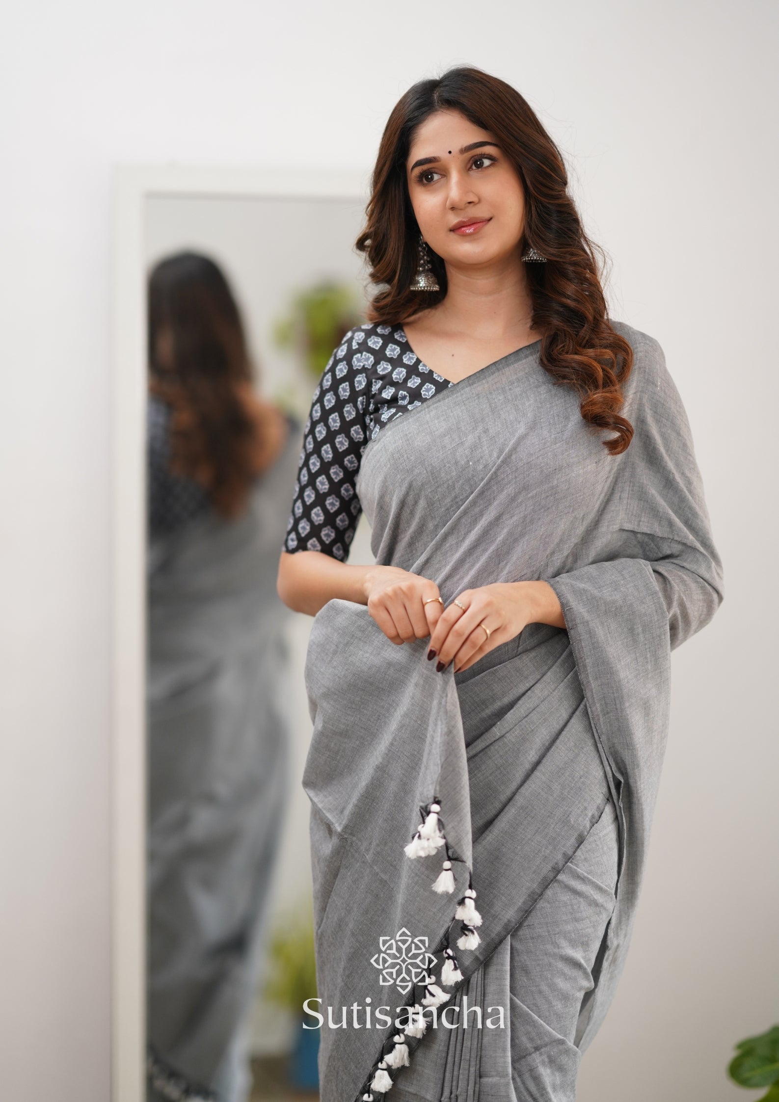 Sutisancha Gray Handloom Cotton Saree Kalamkari Blouse