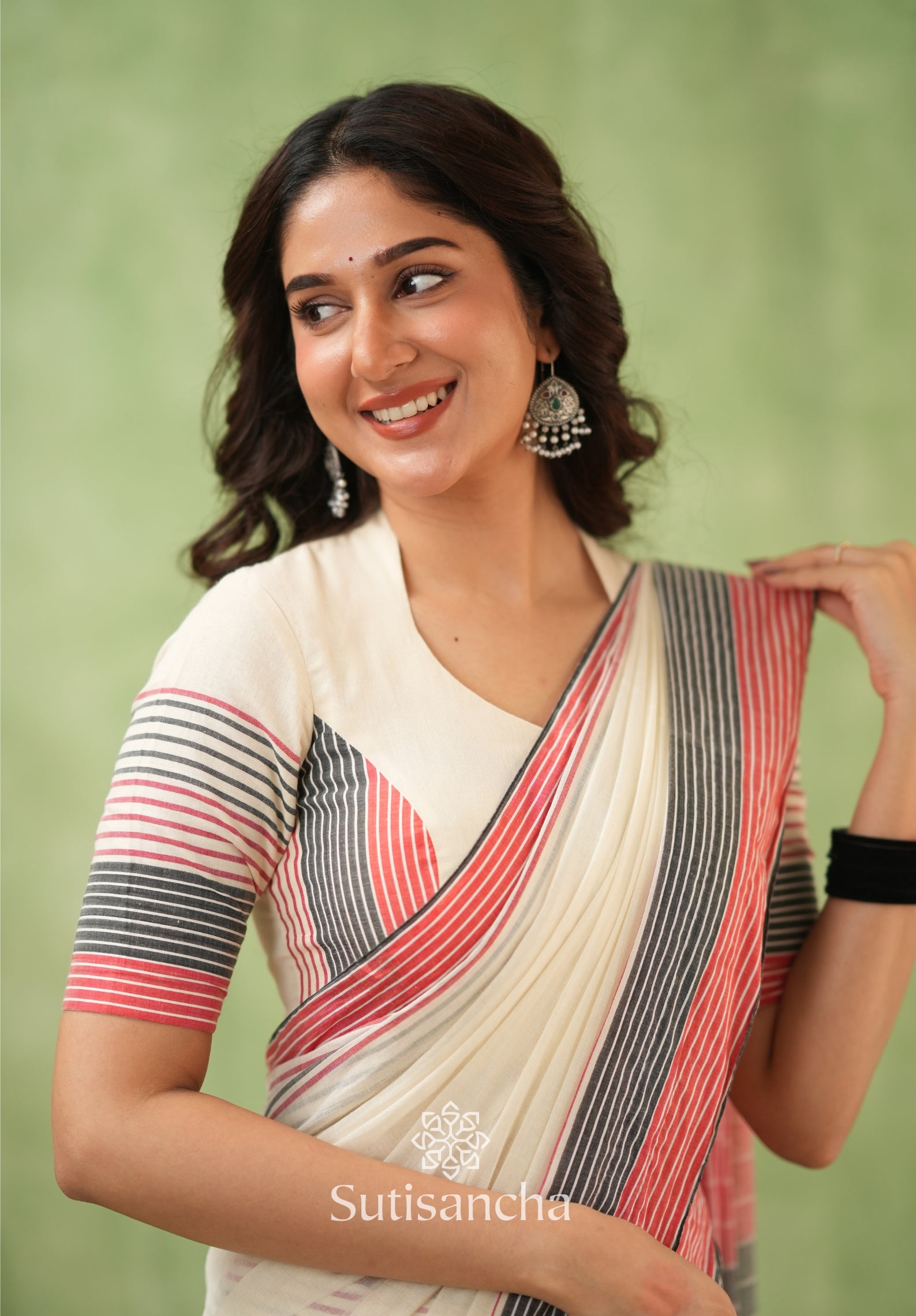 Sootrali – Striped Cotton Elegance