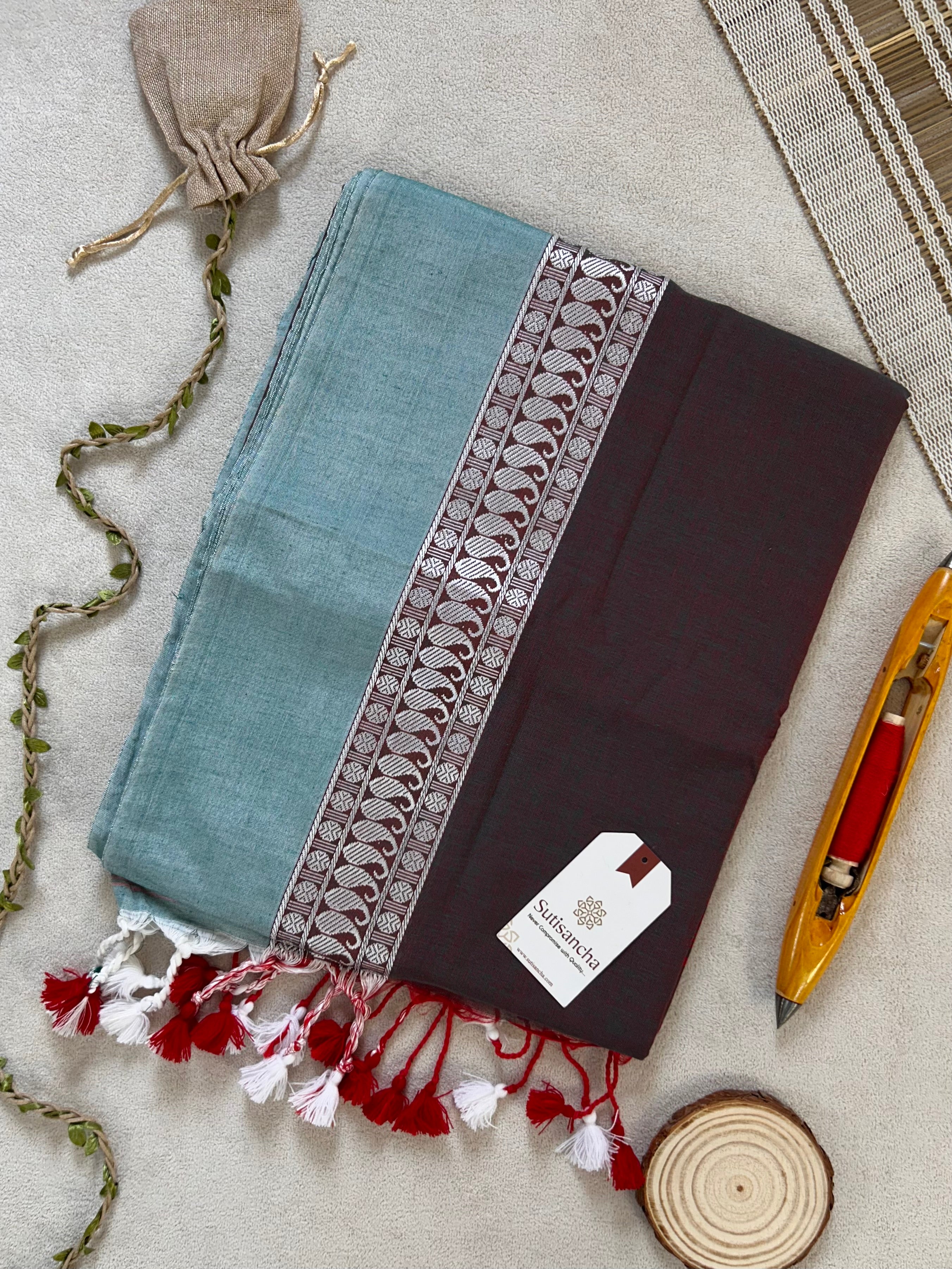 Loomed to Perfection: Handwoven Cotton Saree