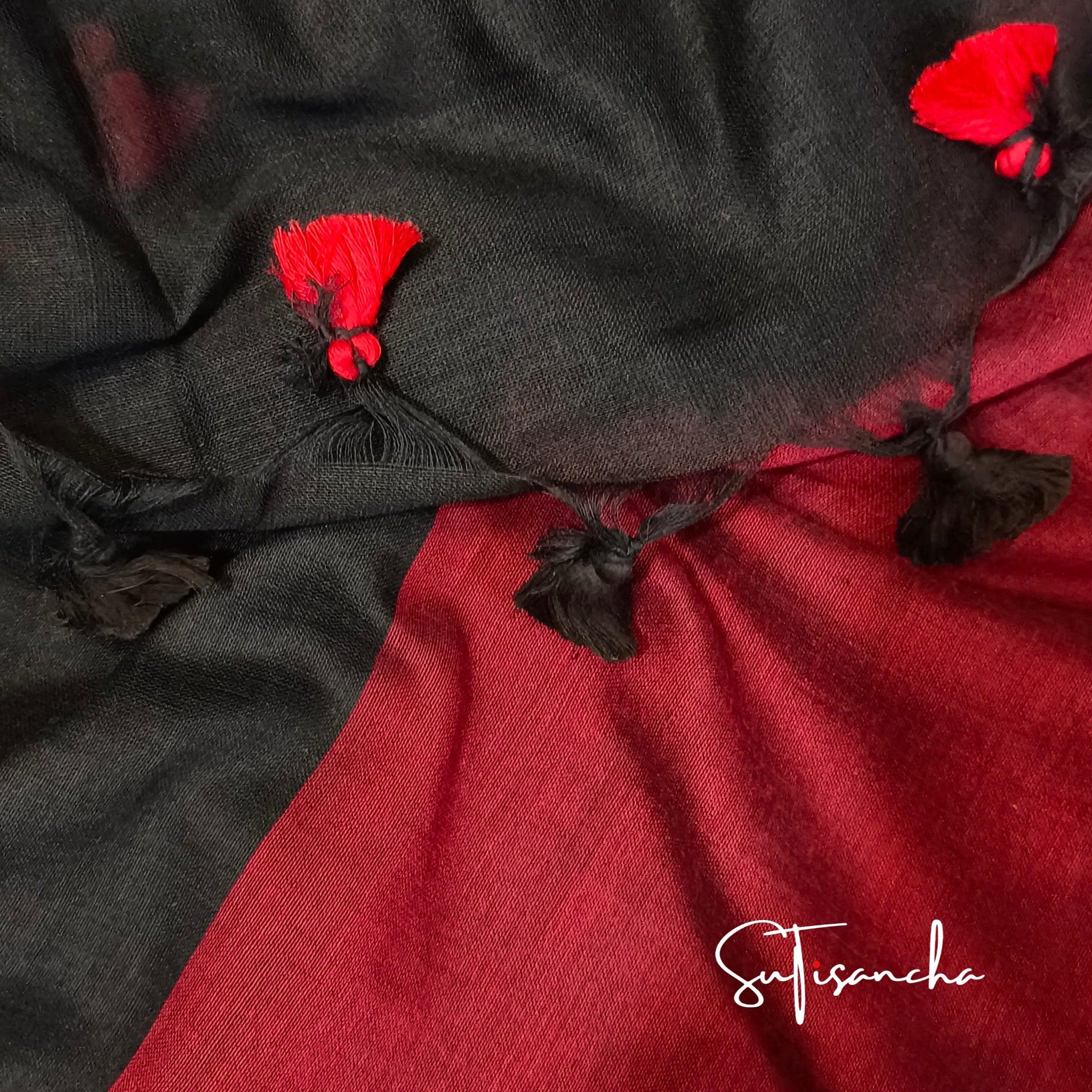 Sutisancha Black Hand Woven Pure Khadi Dual Colour PomPom Saree - Suti Sancha