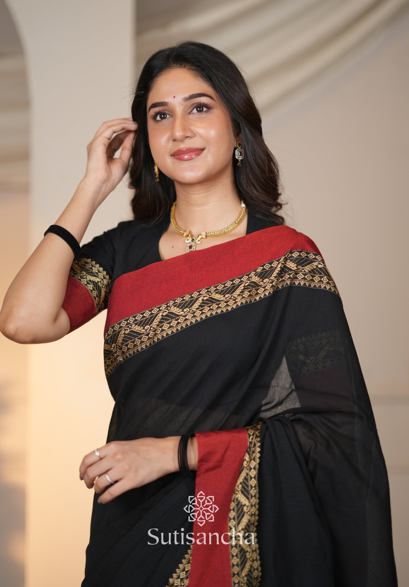 The Weaver's Touch: Pure Bengal Cotton Saree with Timeless Appeal