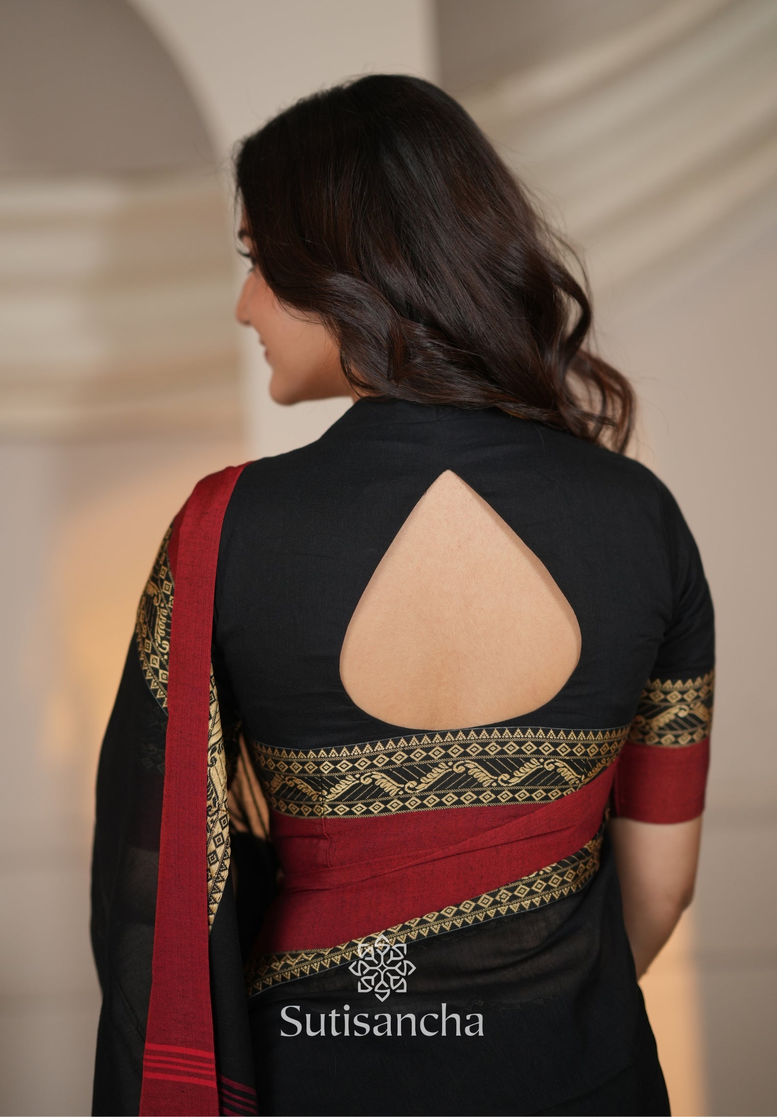 The Weaver's Touch: Pure Bengal Cotton Saree with Timeless Appeal