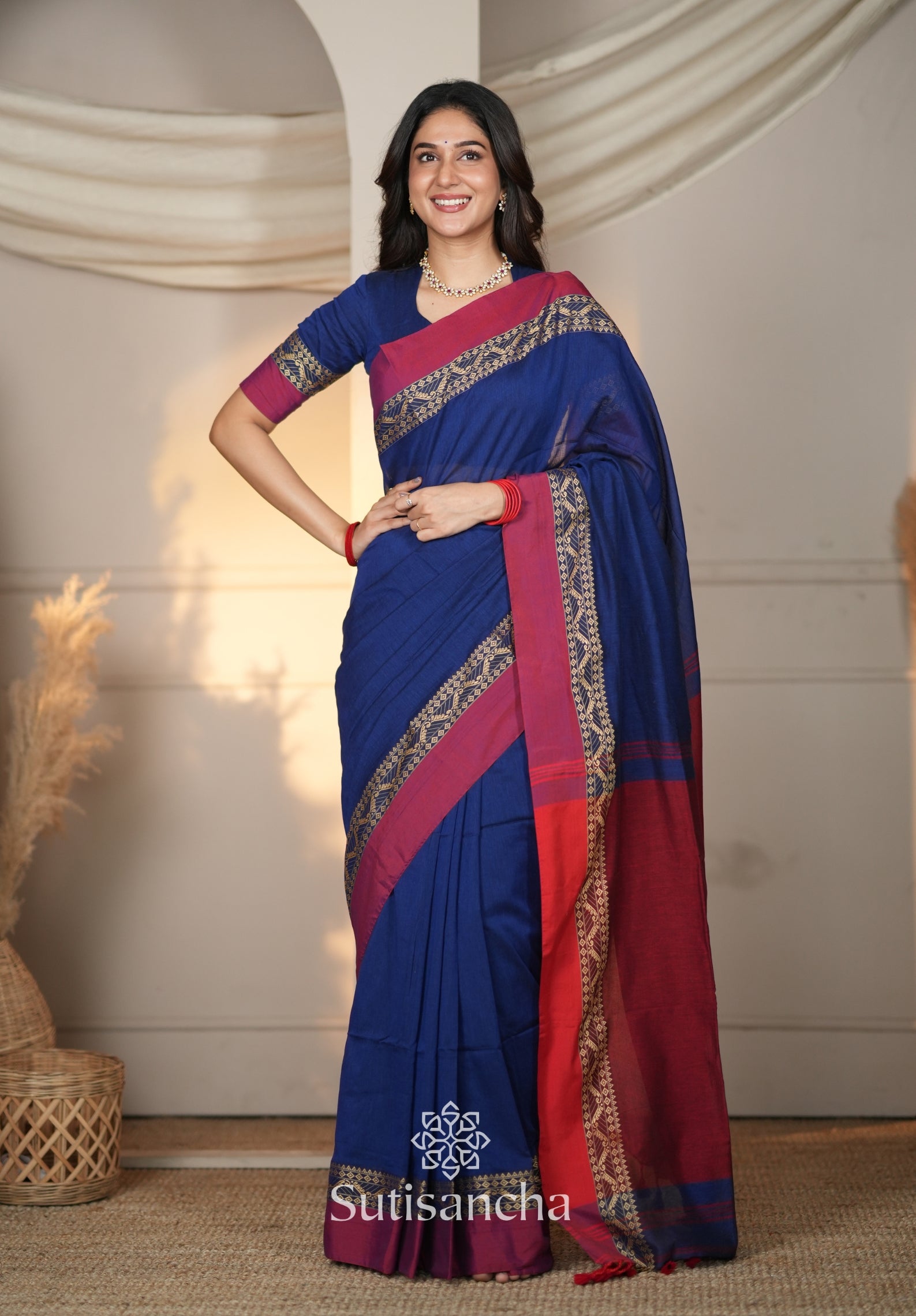 The Weaver's Touch: Pure Bengal Cotton Saree with Timeless Appeal