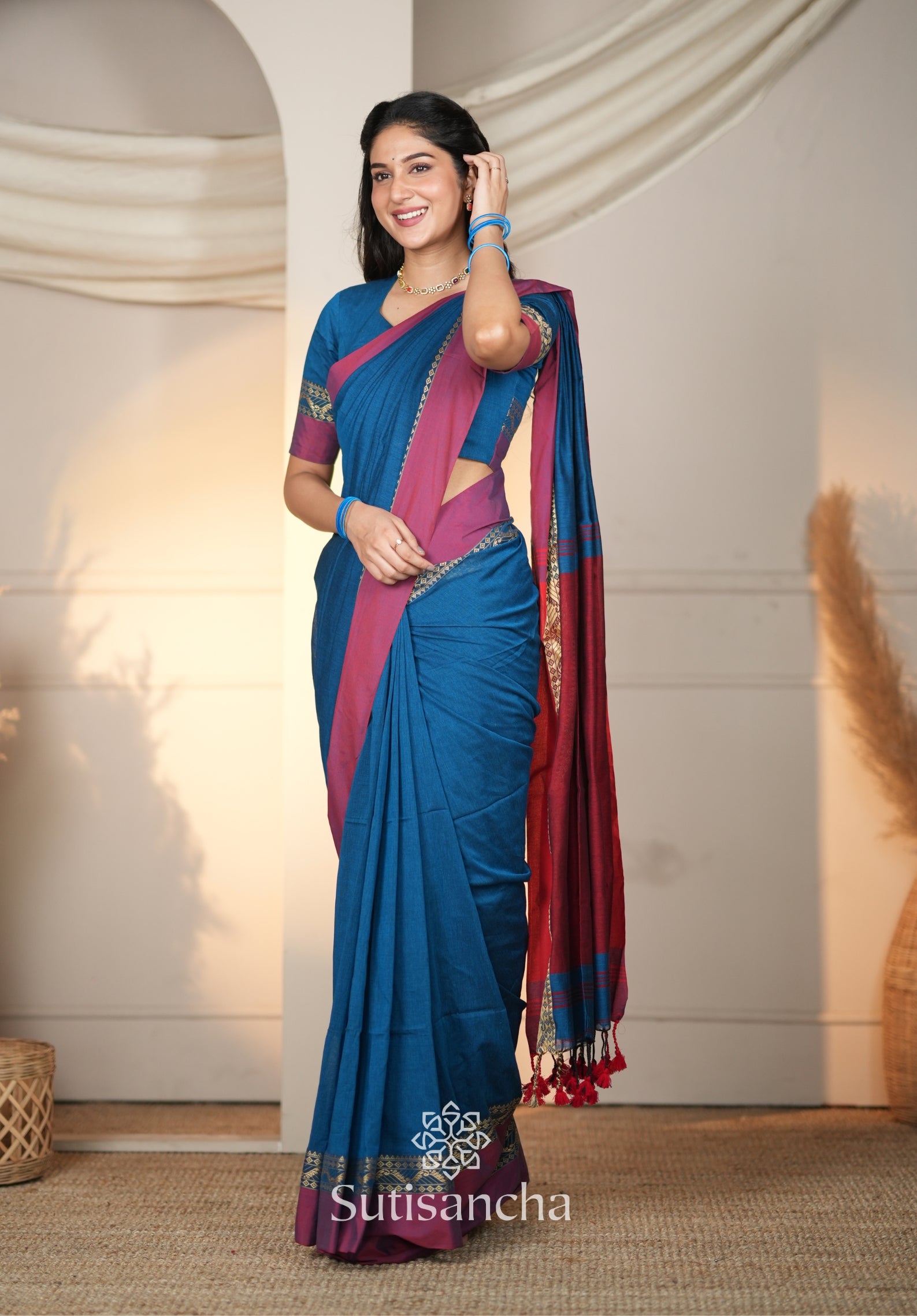 The Weaver's Touch: Pure Bengal Cotton Saree with Timeless Appeal