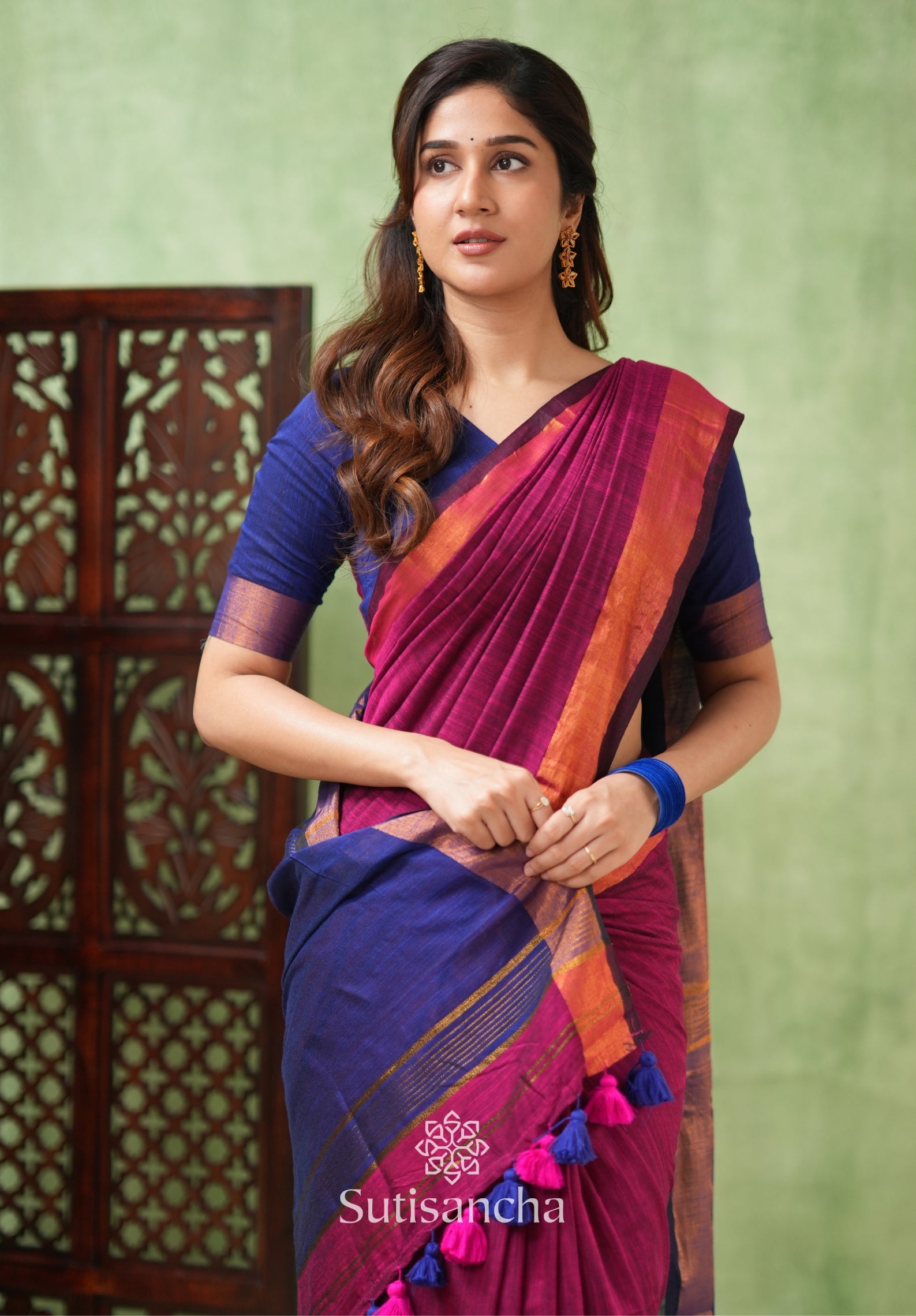 Royal Roots Revived Golden Border Cotton Saree