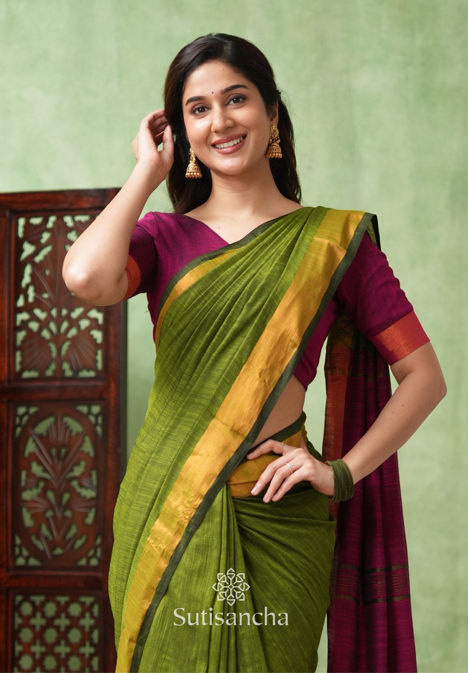 Royal Roots Revived Golden Border Cotton Saree