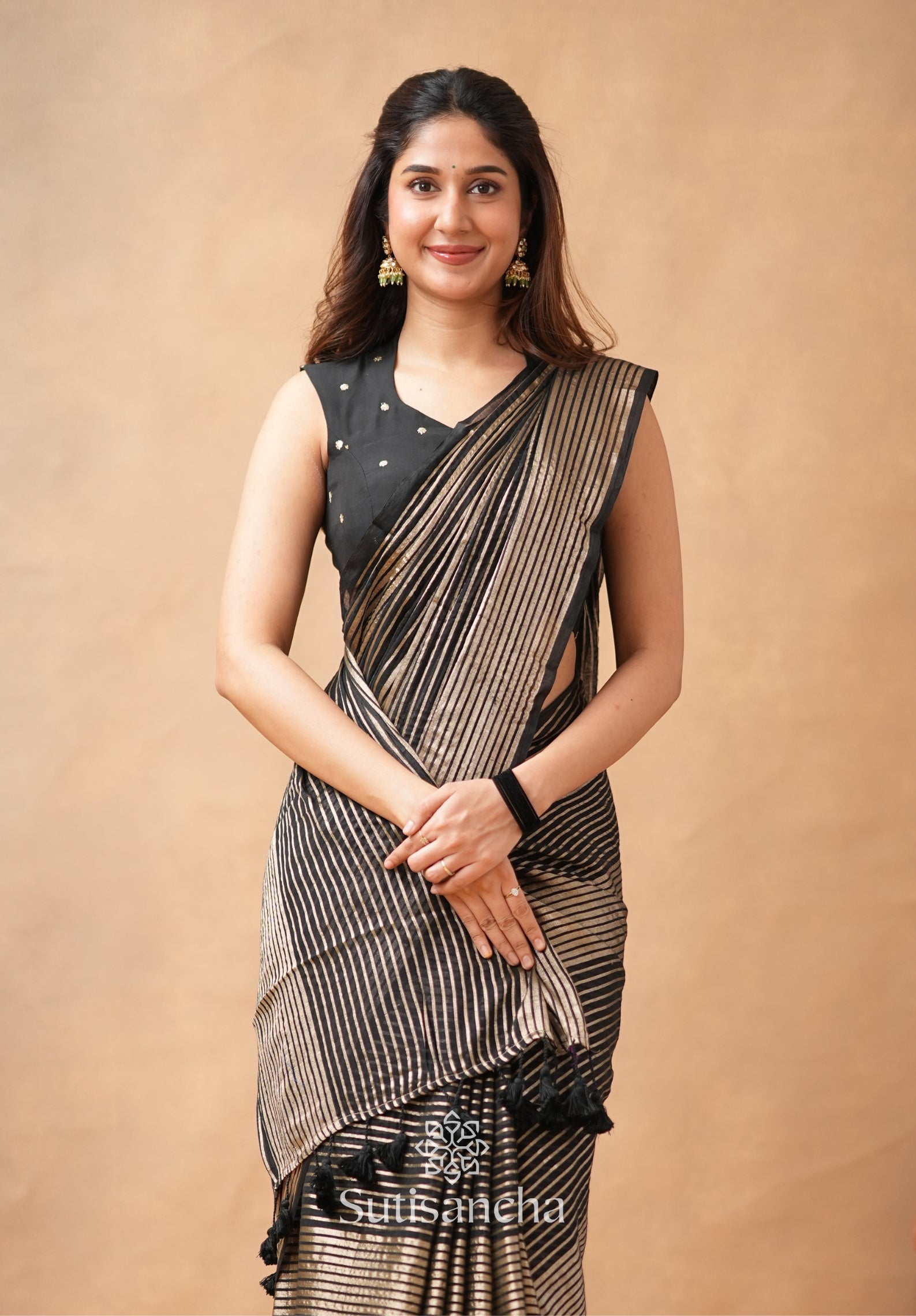 Pure Mul Cotton Saree with Subtle Woven Design