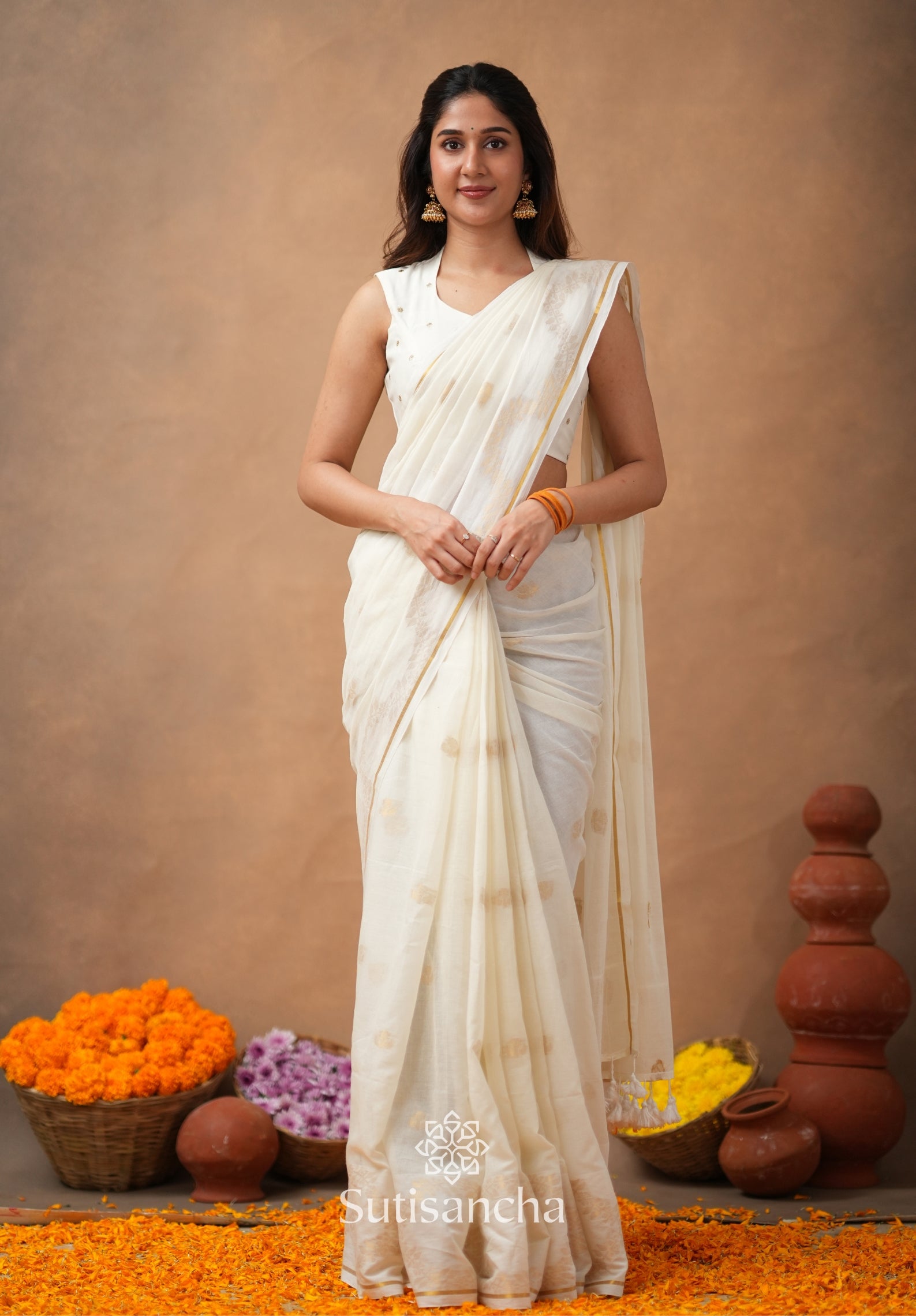 Pure Mul Cotton Saree with Subtle Woven Design
