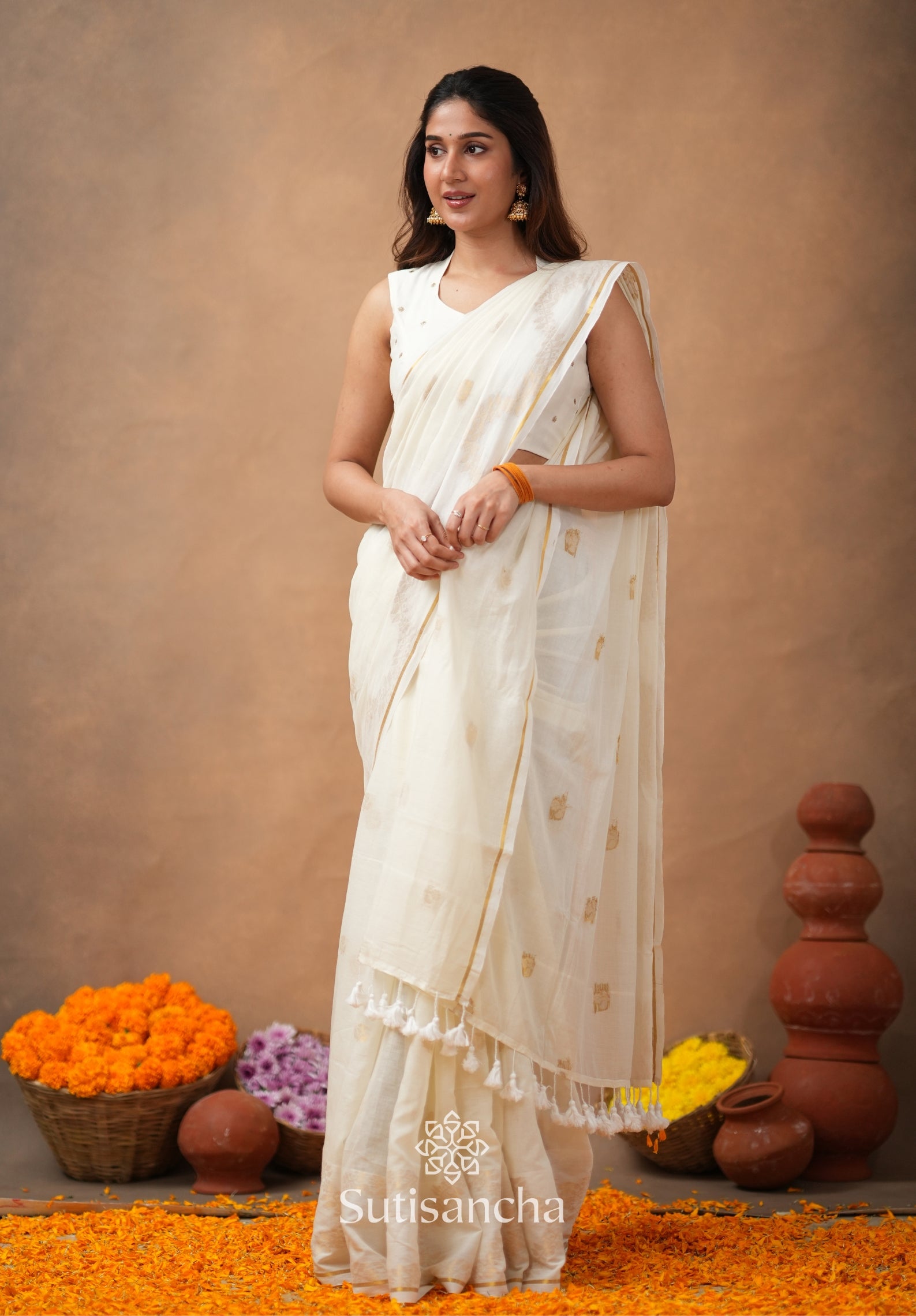 Pure Mul Cotton Saree with Subtle Woven Design