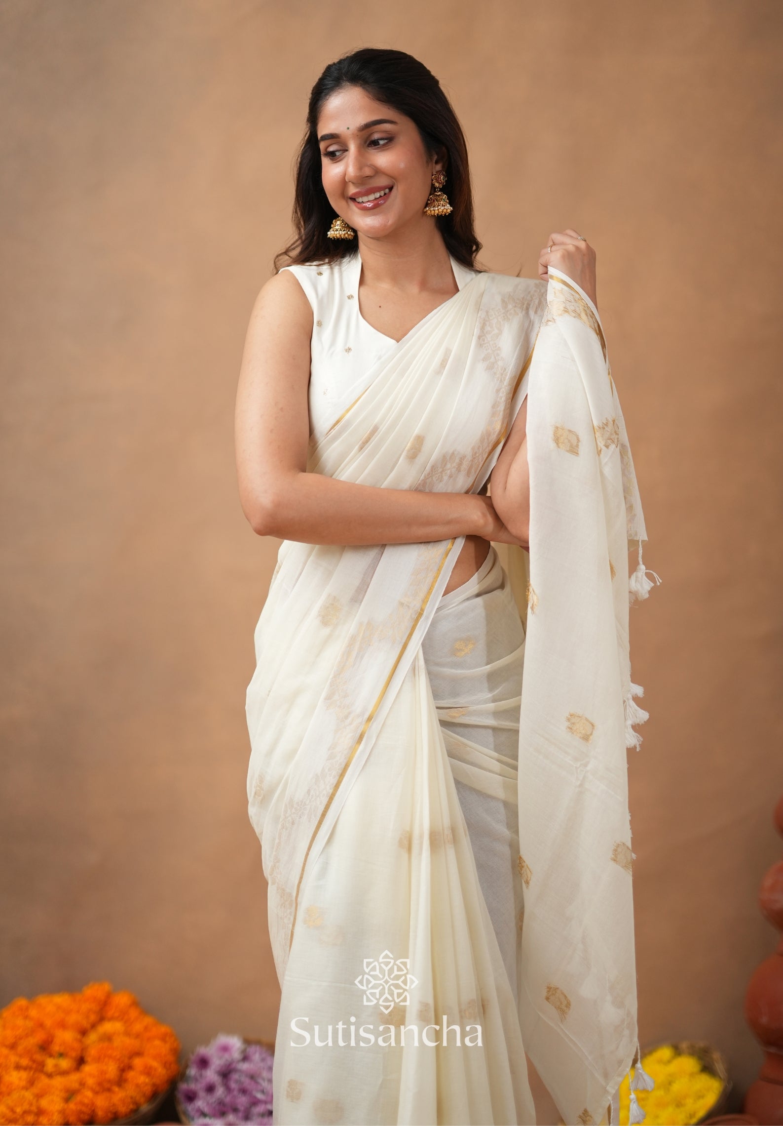 Pure Mul Cotton Saree with Subtle Woven Design