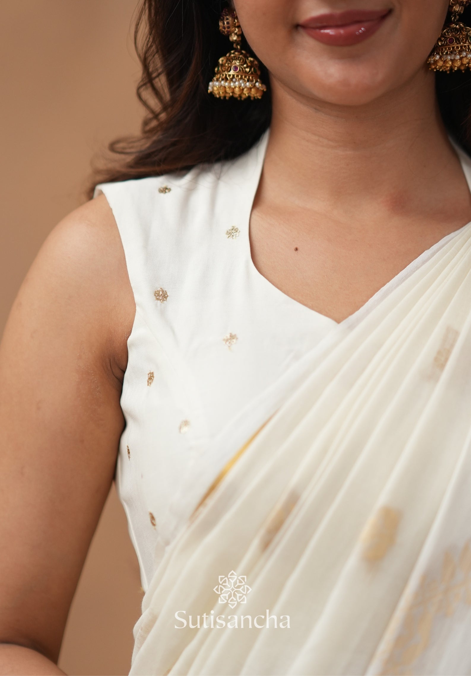 Pure Mul Cotton Saree with Subtle Woven Design