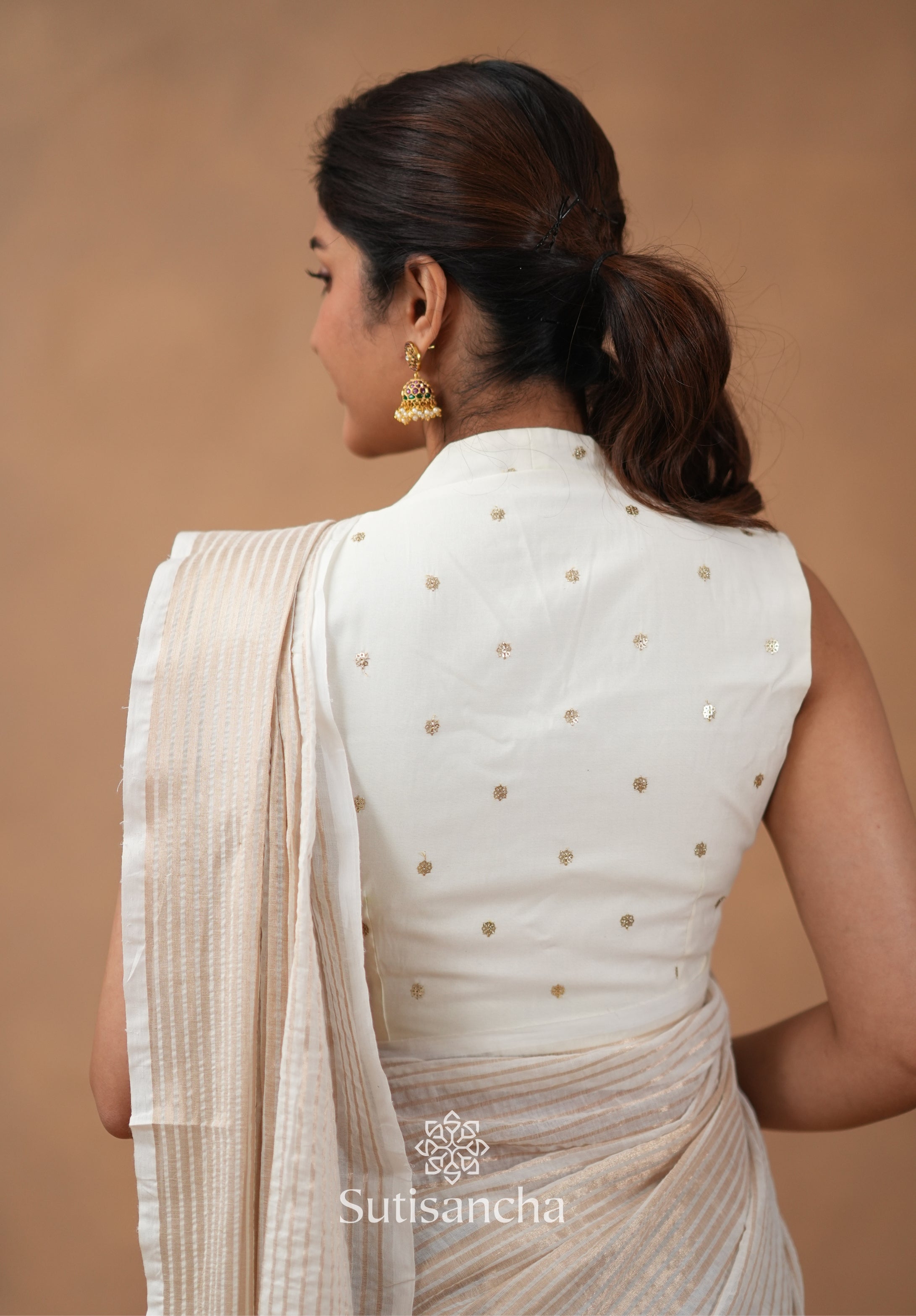 Pure Mul Cotton Saree with Subtle Woven Design