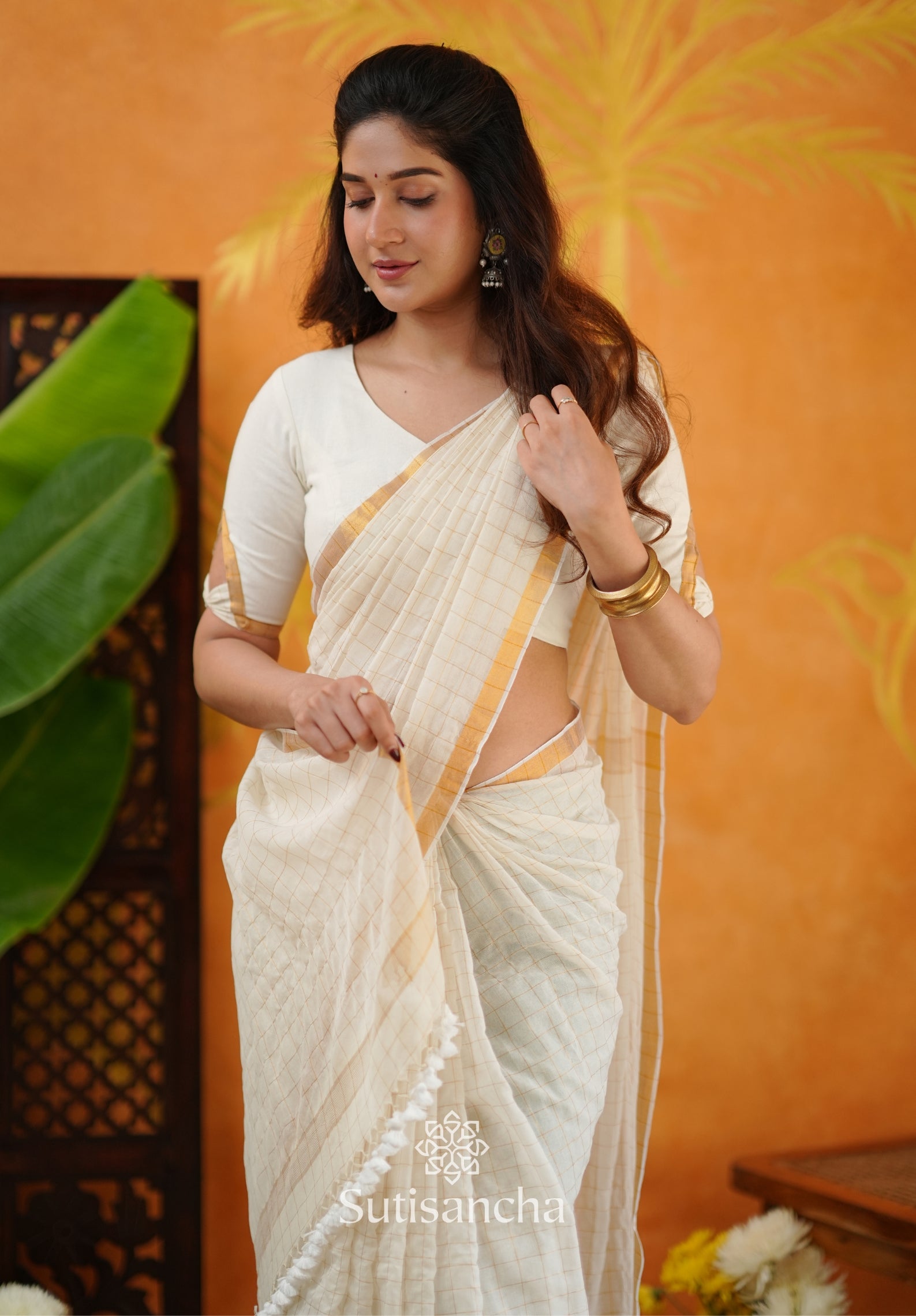 Golden Grid Classic Mul Cotton Saree