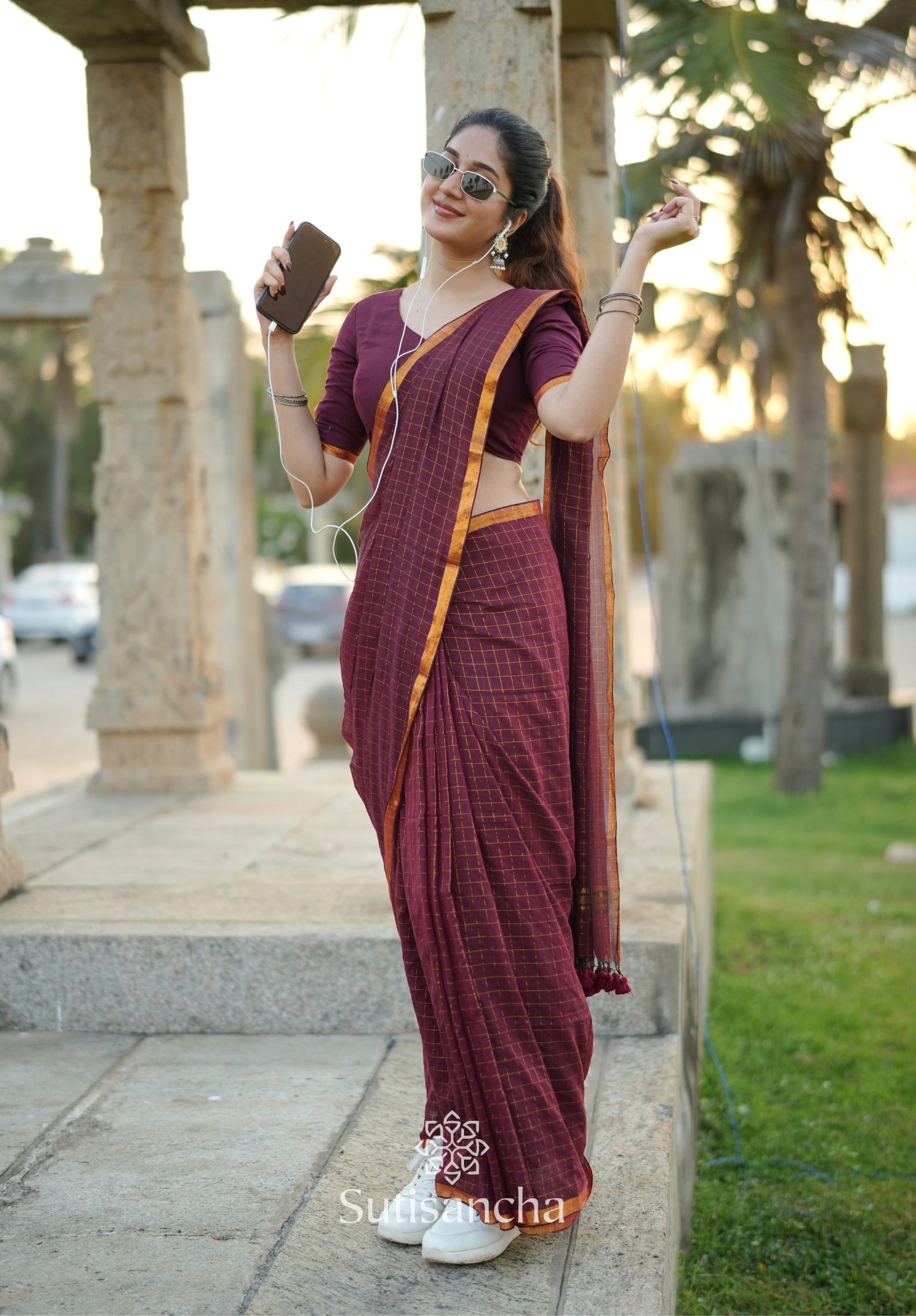 Golden Grid Classic Mul Cotton Saree