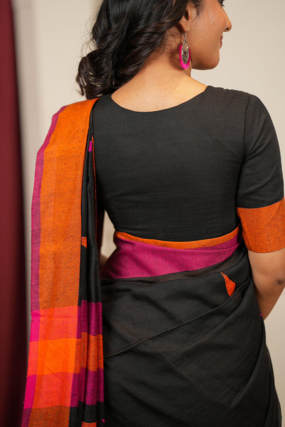 Artisan Glow – Black Pink Handloom Saree